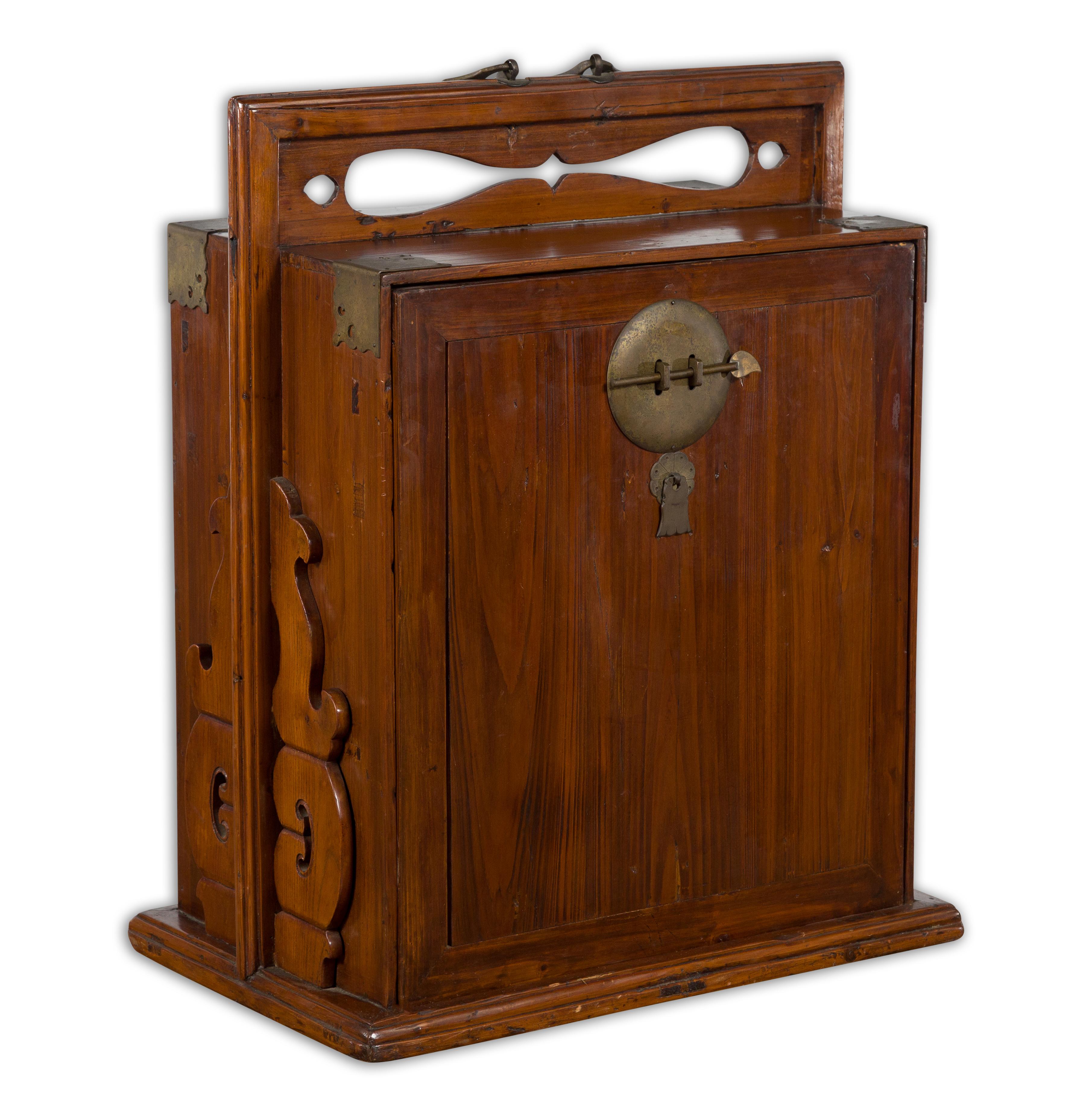 Qing Dynasty Late 19th Century Traveler's Chest with Removable Door For Sale 7