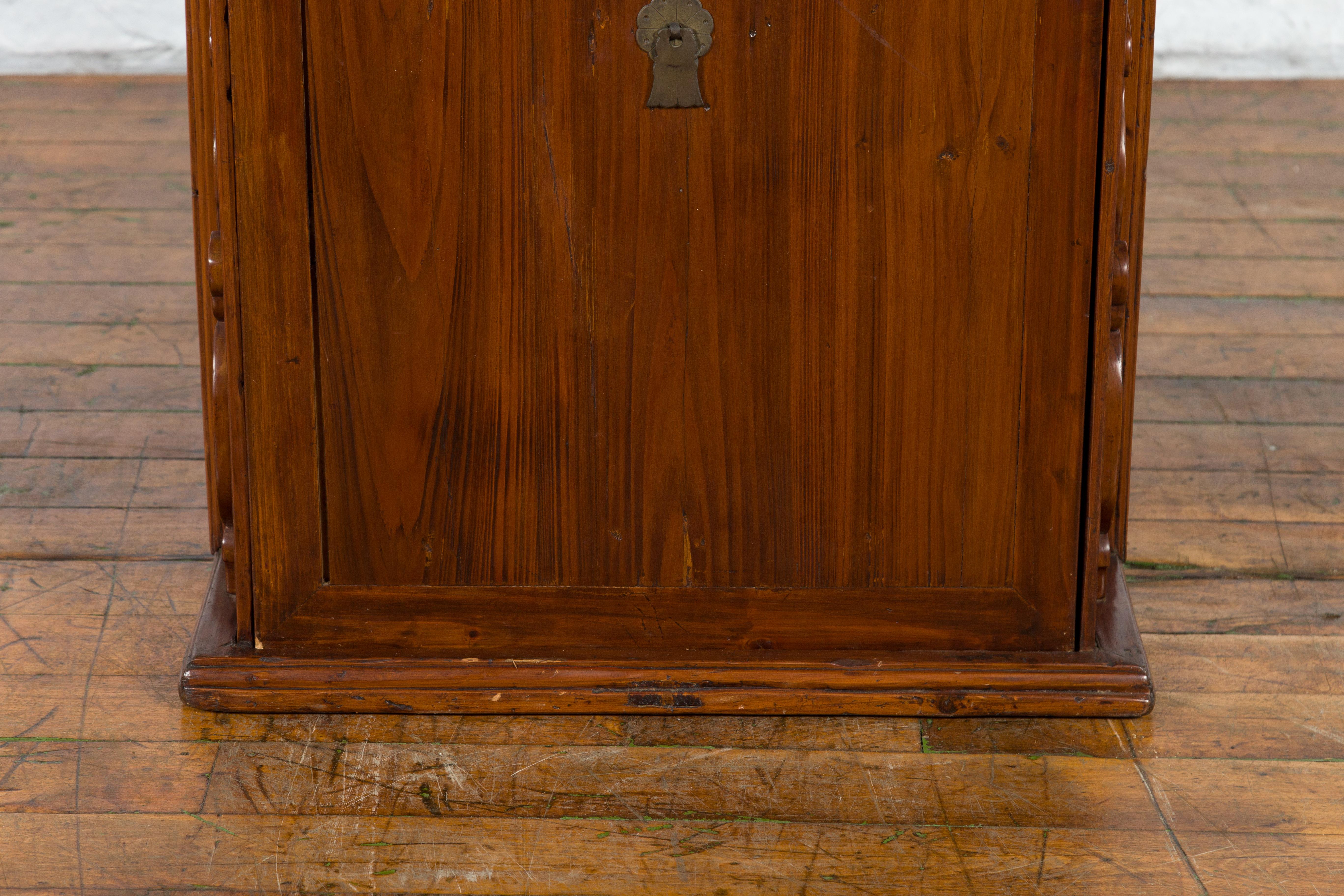 Qing Dynasty Late 19th Century Traveler's Chest with Removable Door In Good Condition For Sale In Yonkers, NY