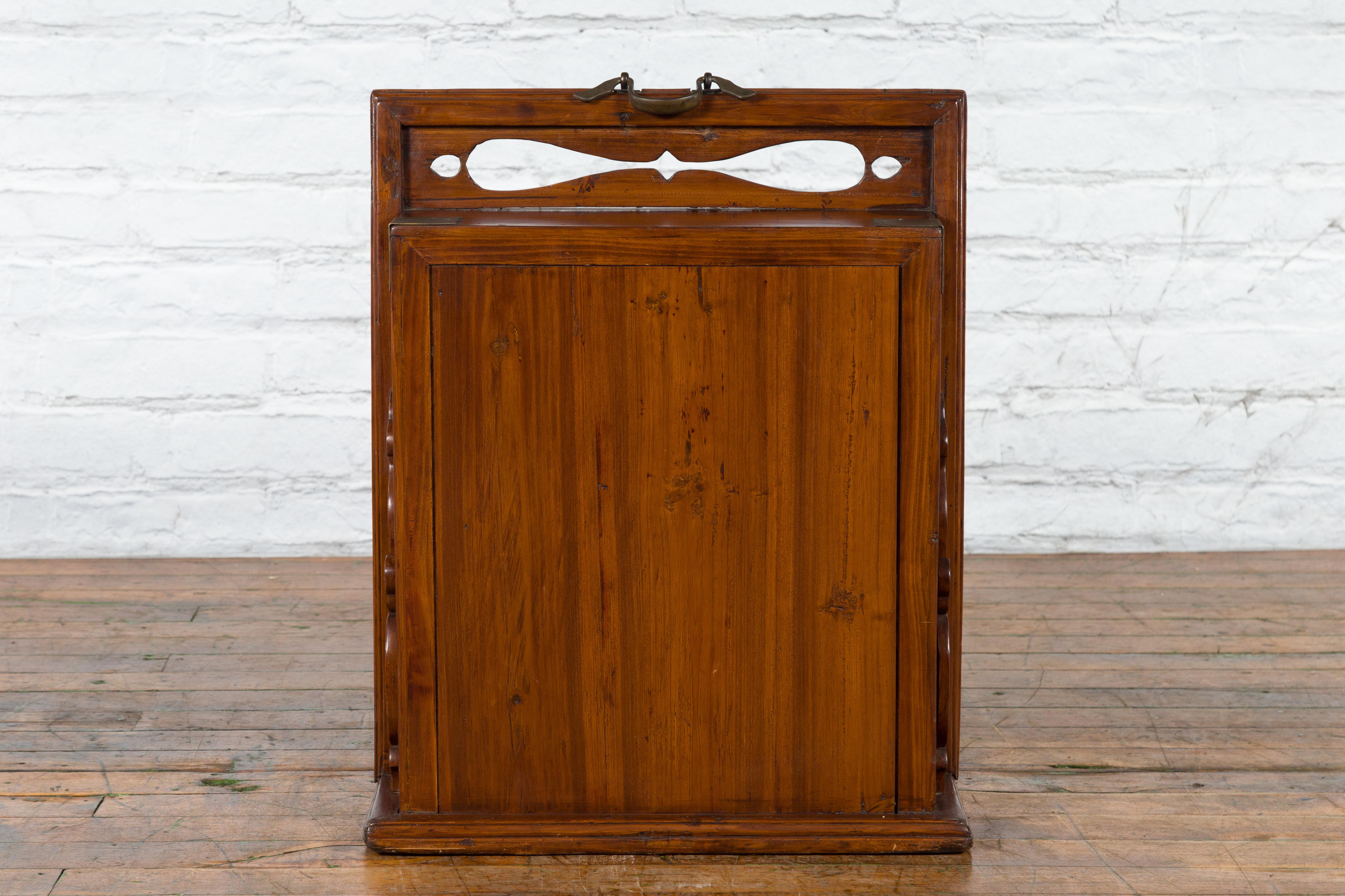 Qing Dynasty Late 19th Century Traveler's Chest with Removable Door For Sale 3