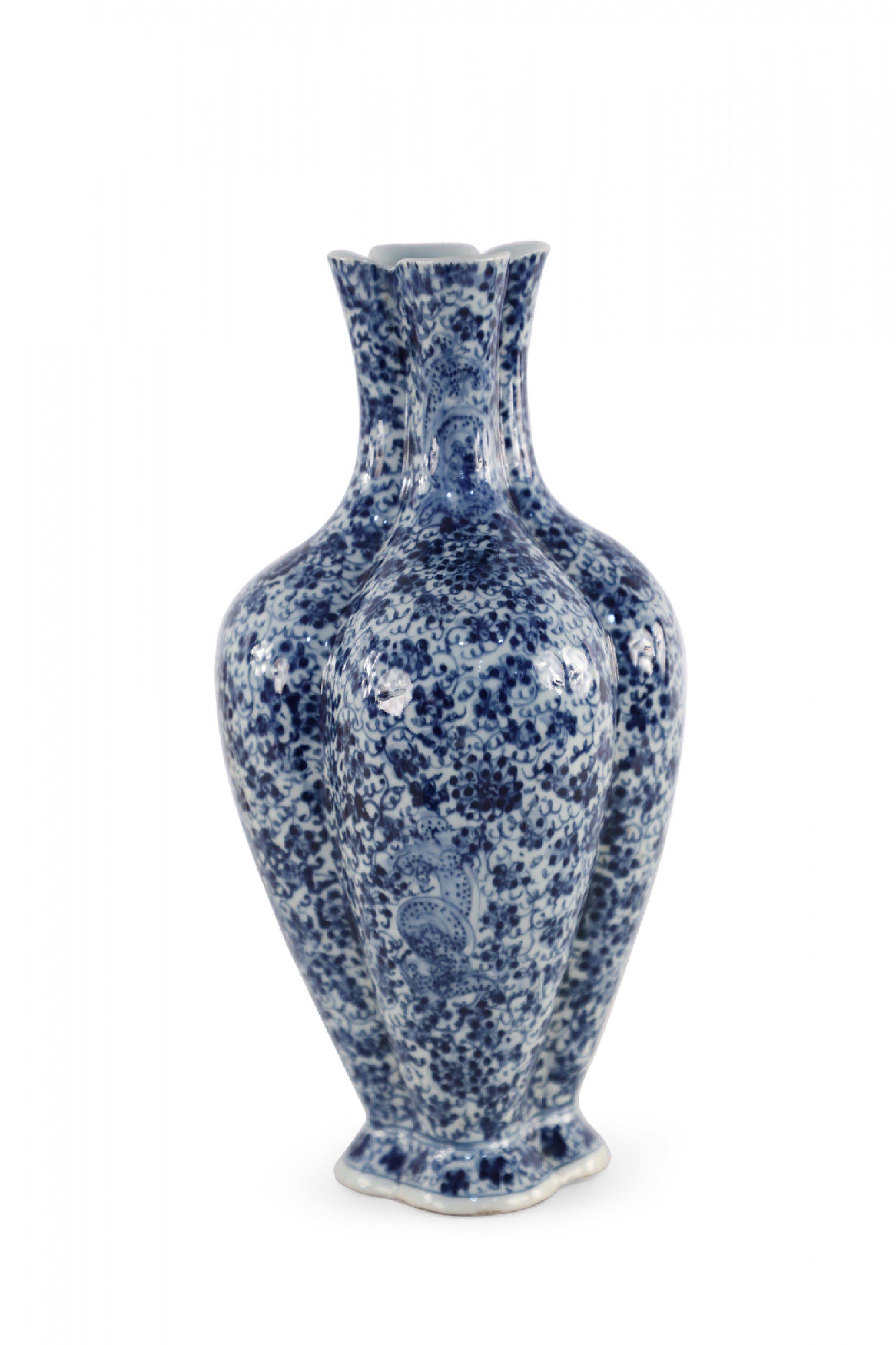 Chinese Qing Dynasty Lobed Blue Floral Porcelain Vase In Good Condition In New York, NY