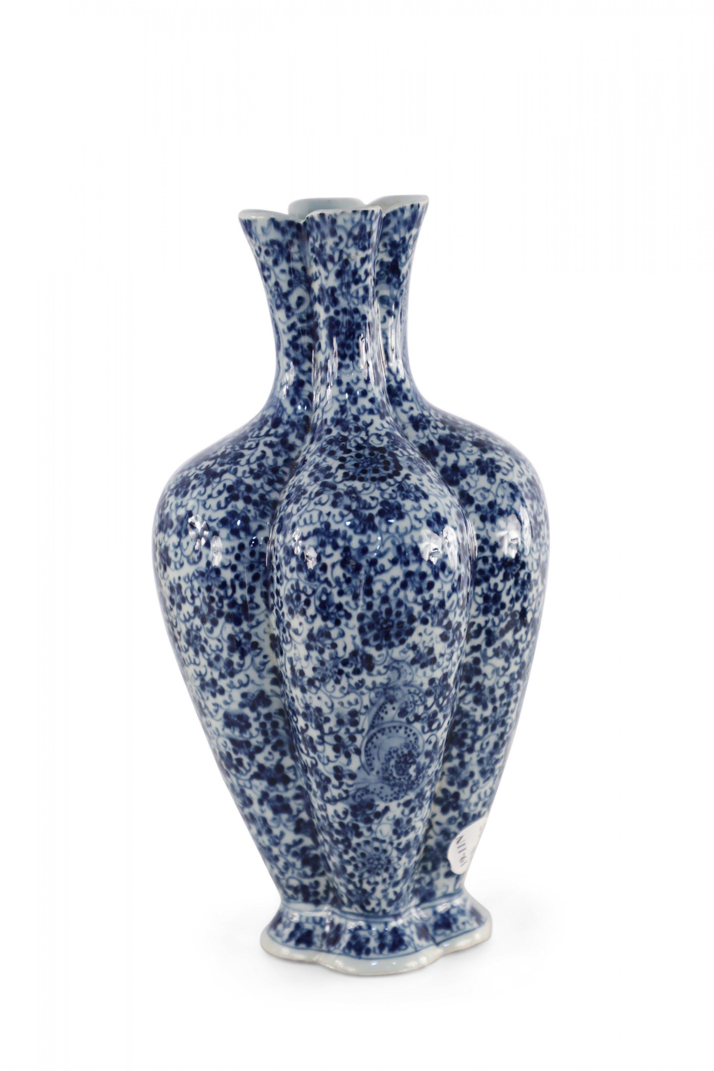 Chinese Qing Dynasty Lobed Blue Floral Porcelain Vase 1