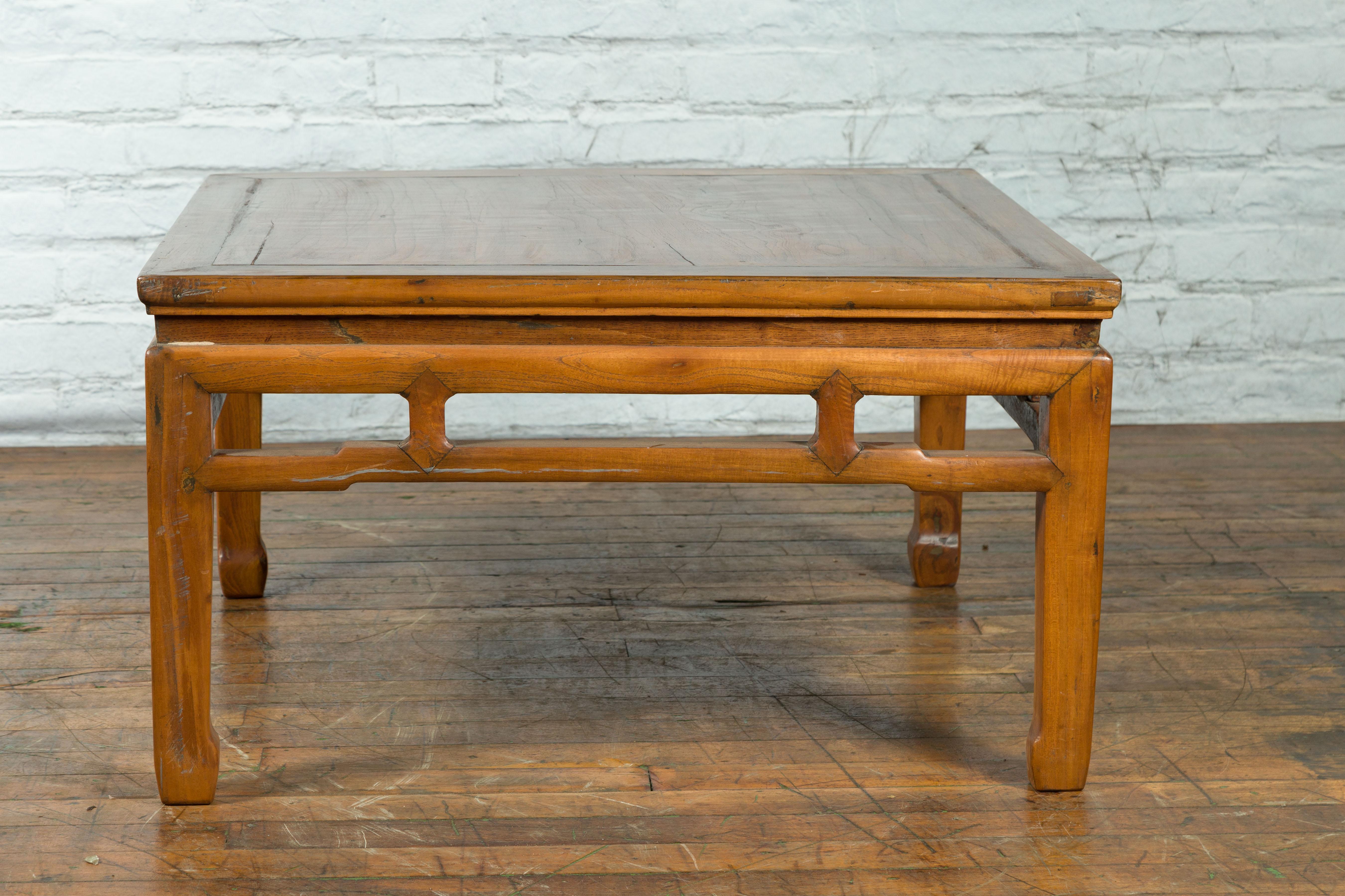 Chinese Qing Dynasty Low Table with Humpback Stretcher and Horse Hoof Feet 5