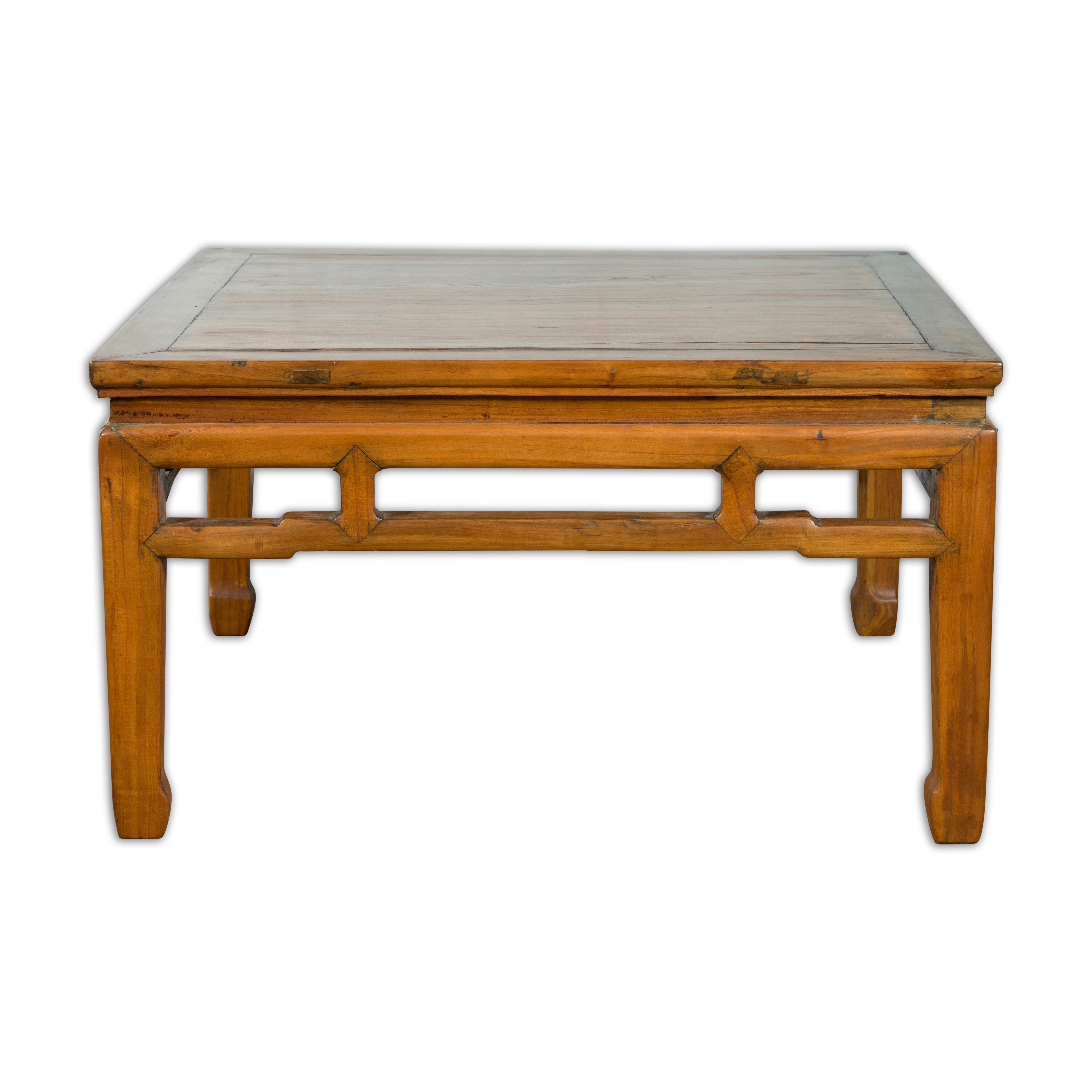 Chinese Qing Dynasty Low Table with Humpback Stretcher and Horse Hoof Feet 8