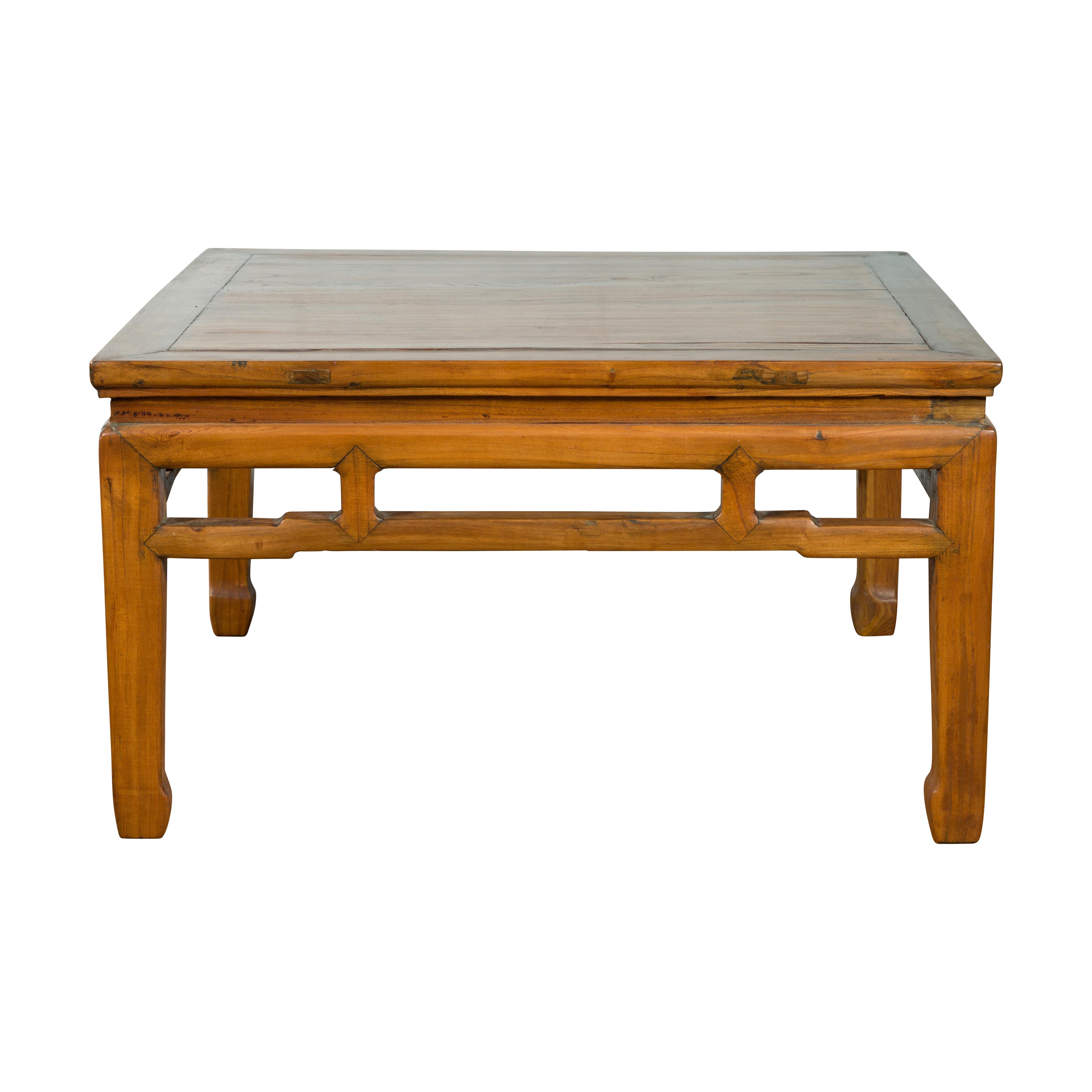 Chinese Qing Dynasty Low Table with Humpback Stretcher and Horse Hoof Feet 9