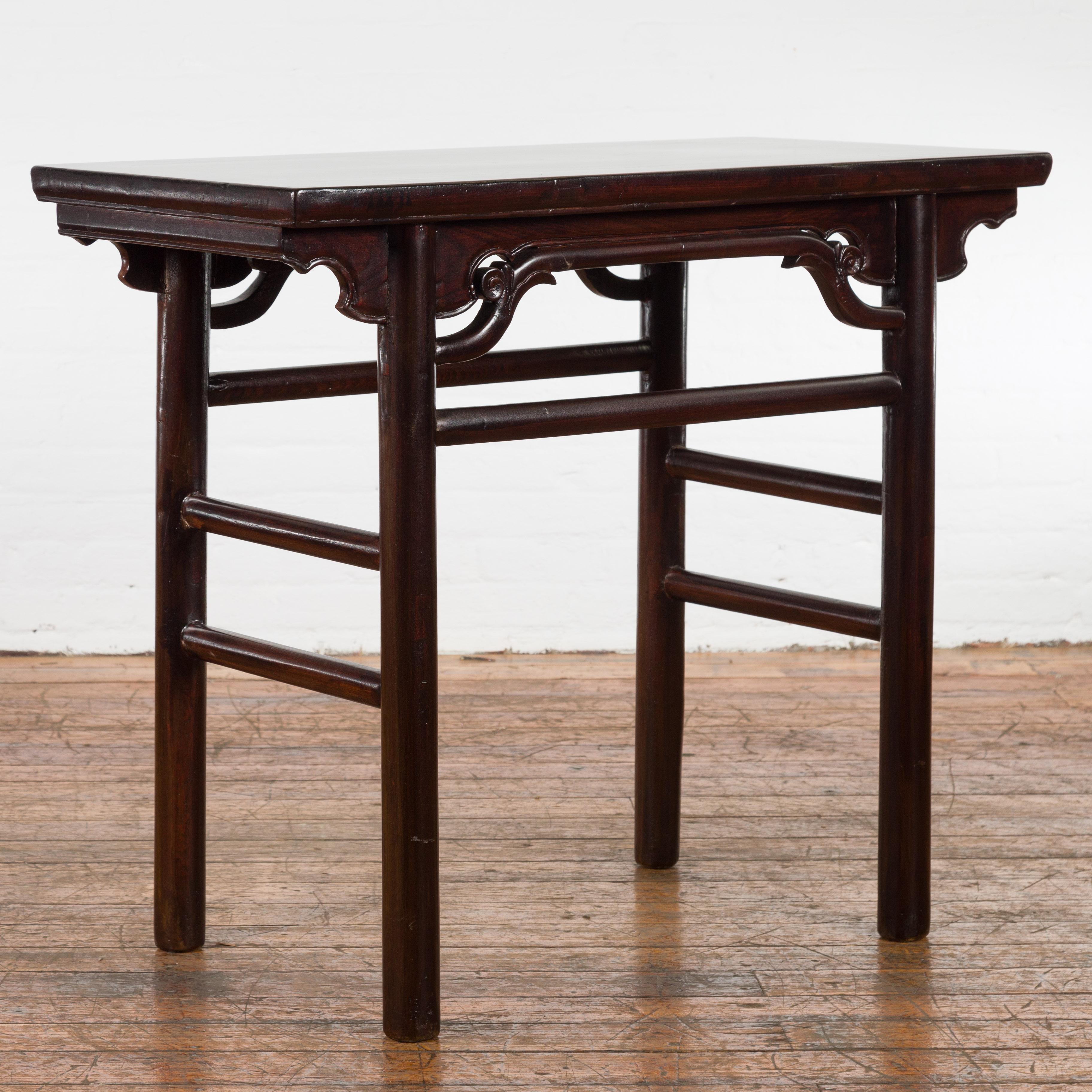 Lacquered Chinese Qing Dynasty Ming Style Yumu Wood Wine Table with Dark Lacquer For Sale