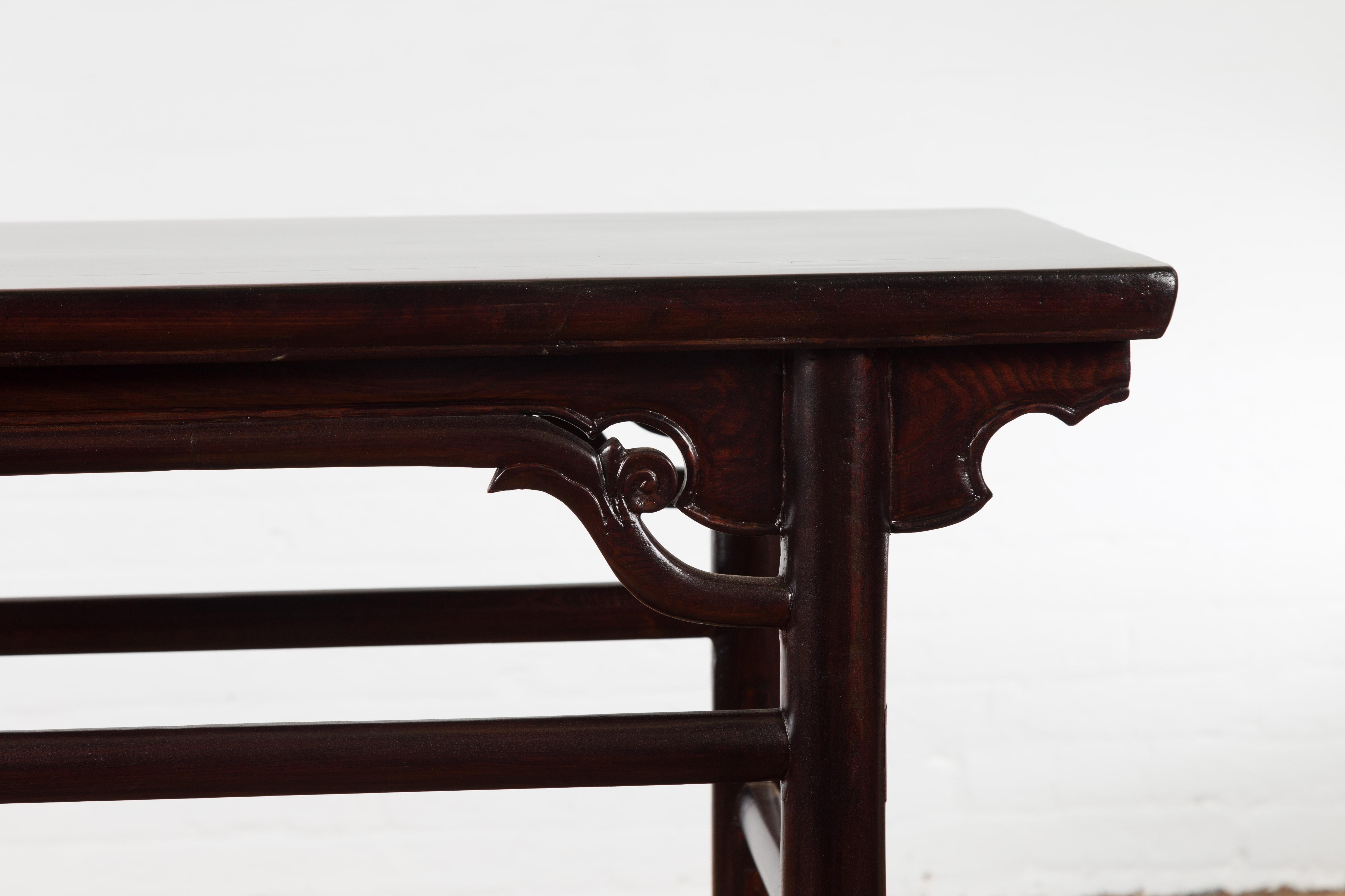 Chinesischer Weintisch aus Yumu-Holz im Ming-Stil der chinesischen Qing-Dynastie mit dunklem Lack im Angebot 3