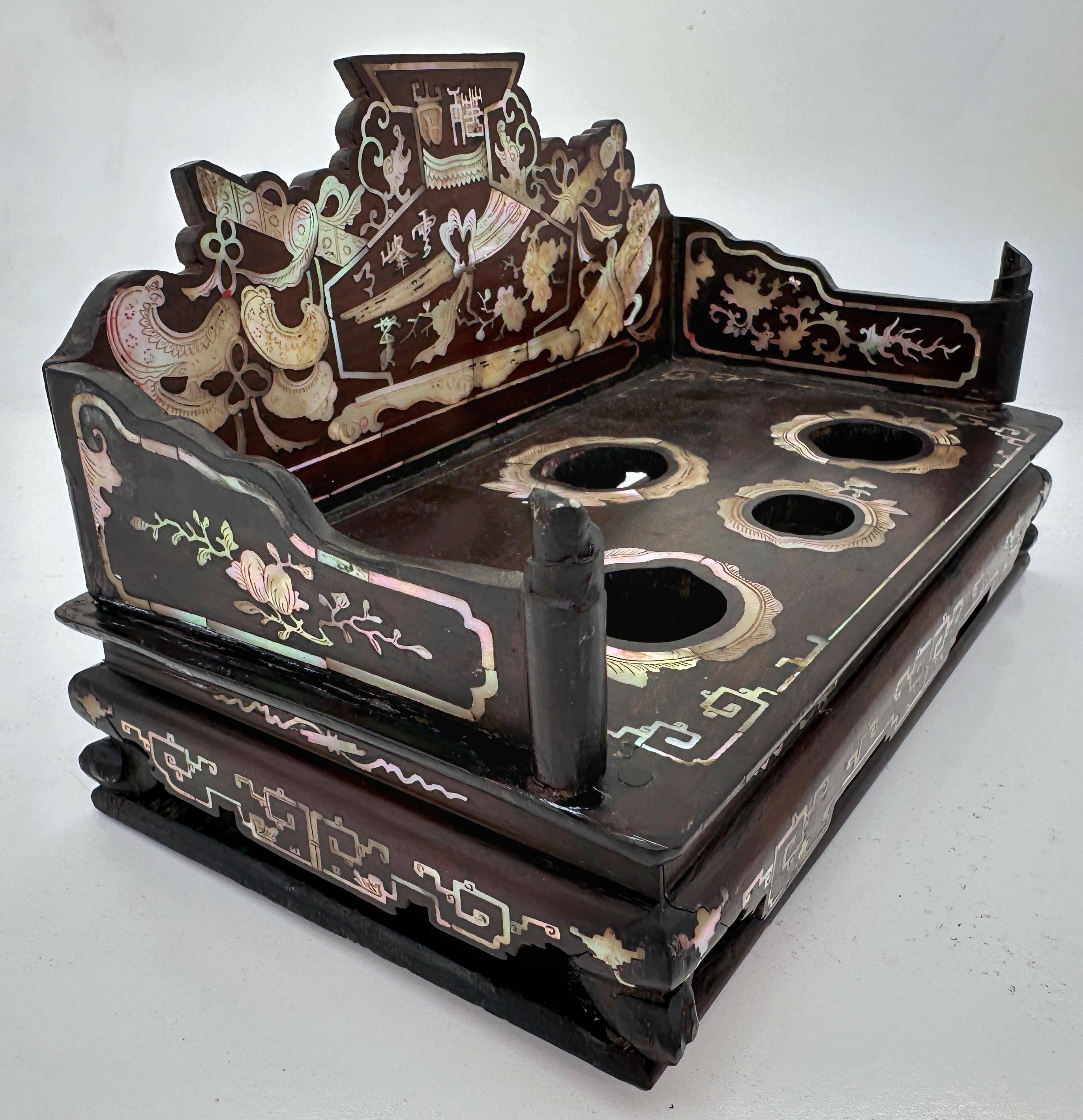 Sceau d'érudit en bois dur incrusté de MOP, dynastie chinoise Qing, 19e siècle en vente 3