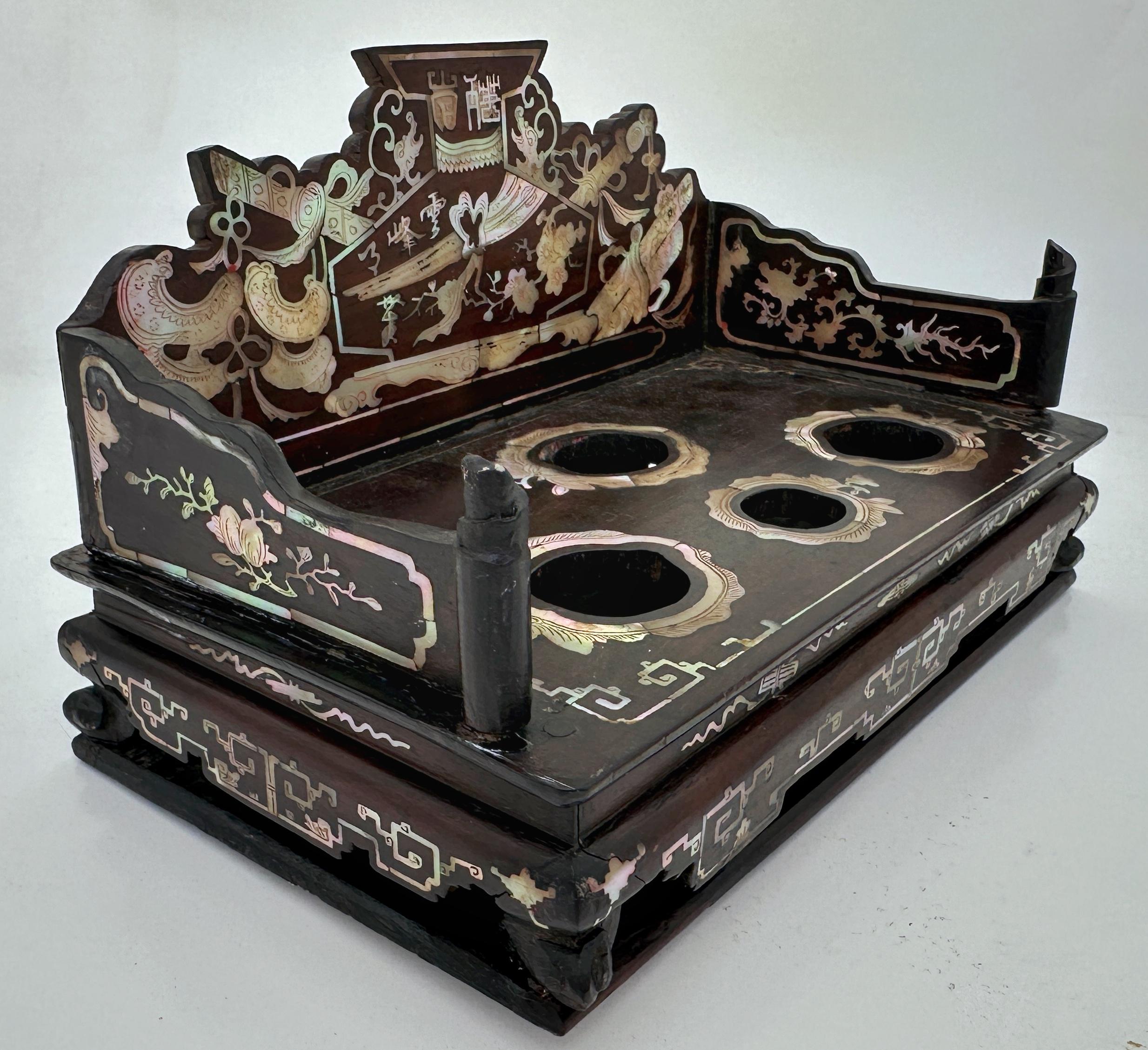 Sceau d'érudit en bois dur incrusté de MOP, dynastie chinoise Qing, 19e siècle en vente 4