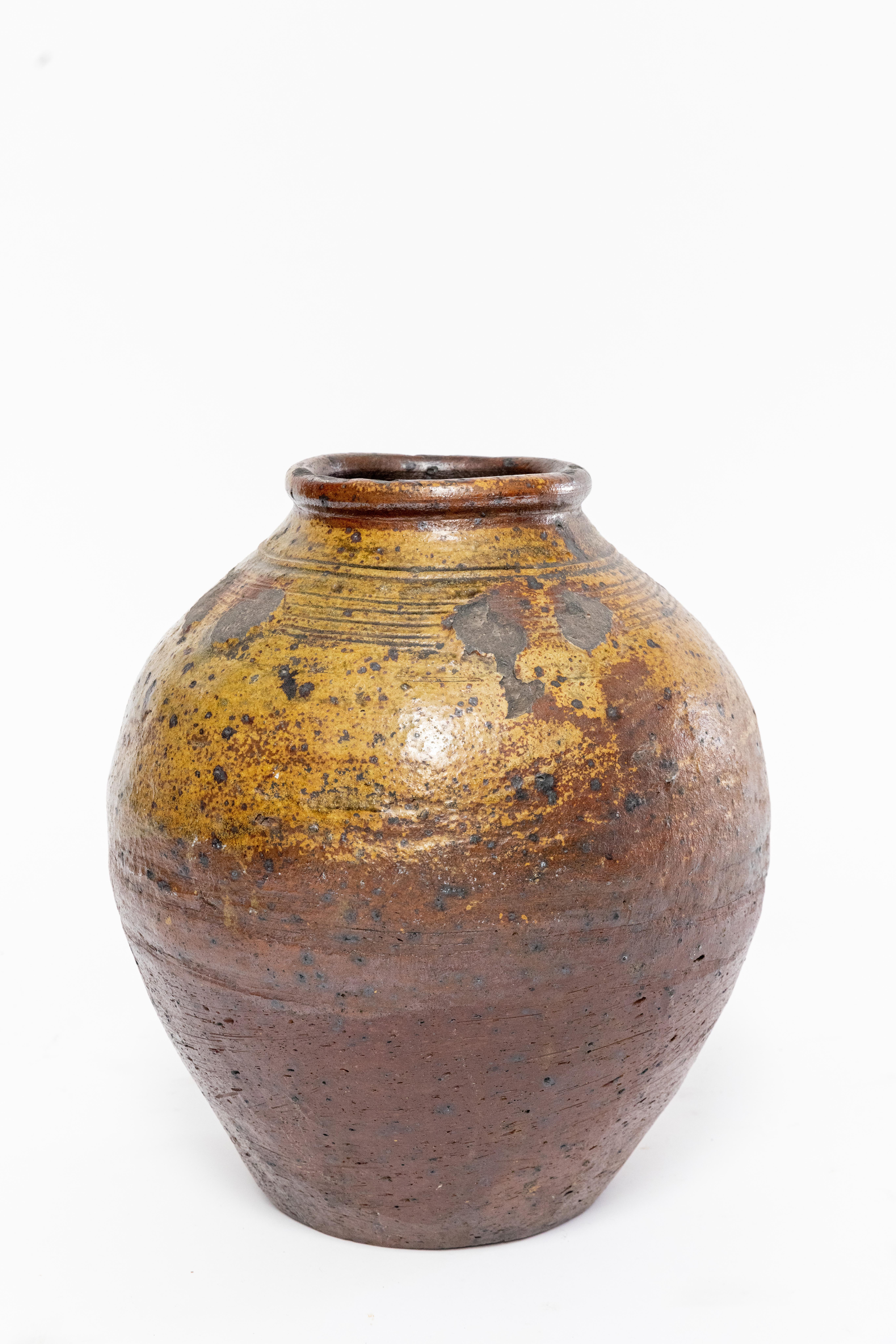 Vernissé Jarre à vinaigre à glaçure ocre de la dynastie chinoise Qing en vente
