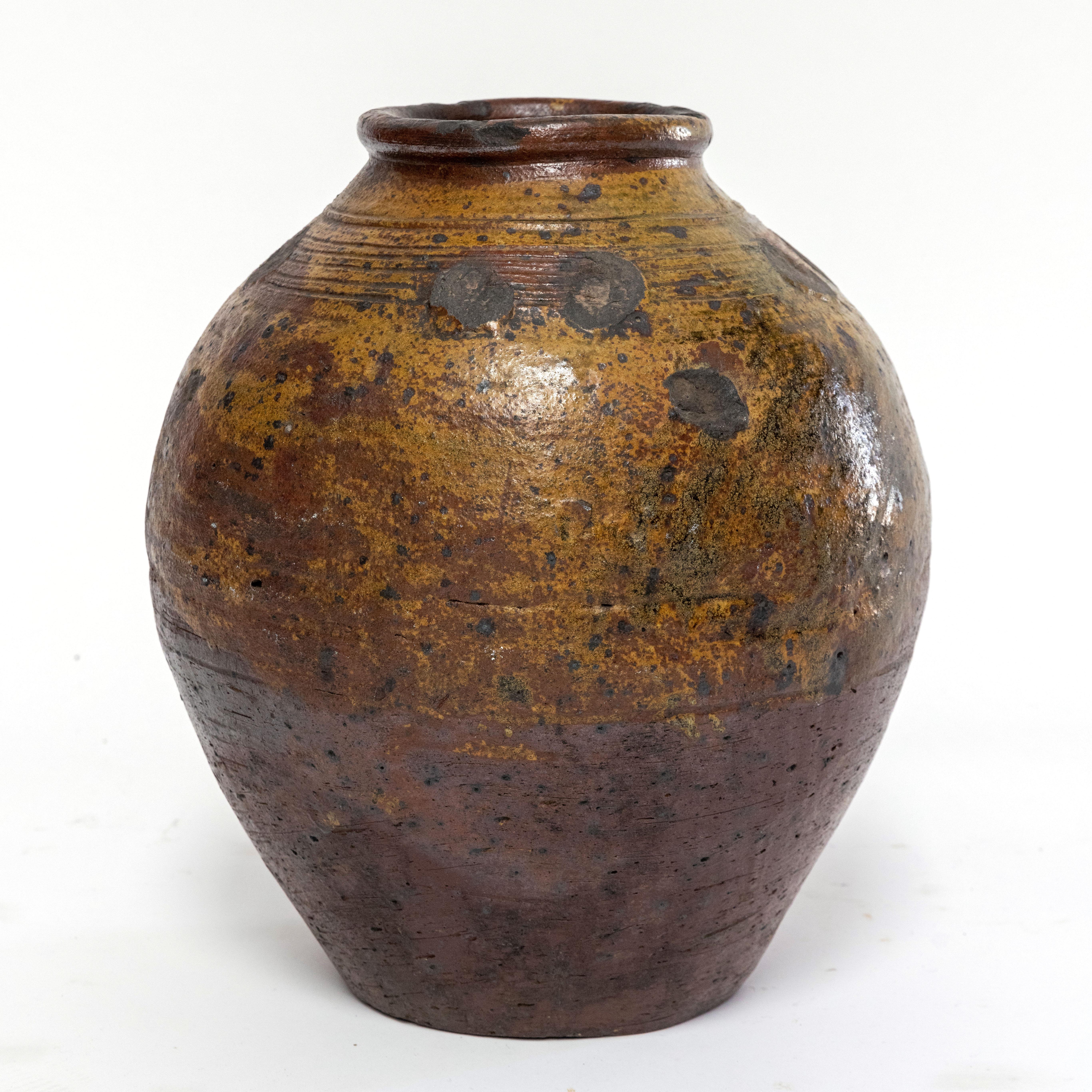 Jarre à vinaigre à glaçure ocre de la dynastie chinoise Qing Bon état - En vente à Kastrup, DK