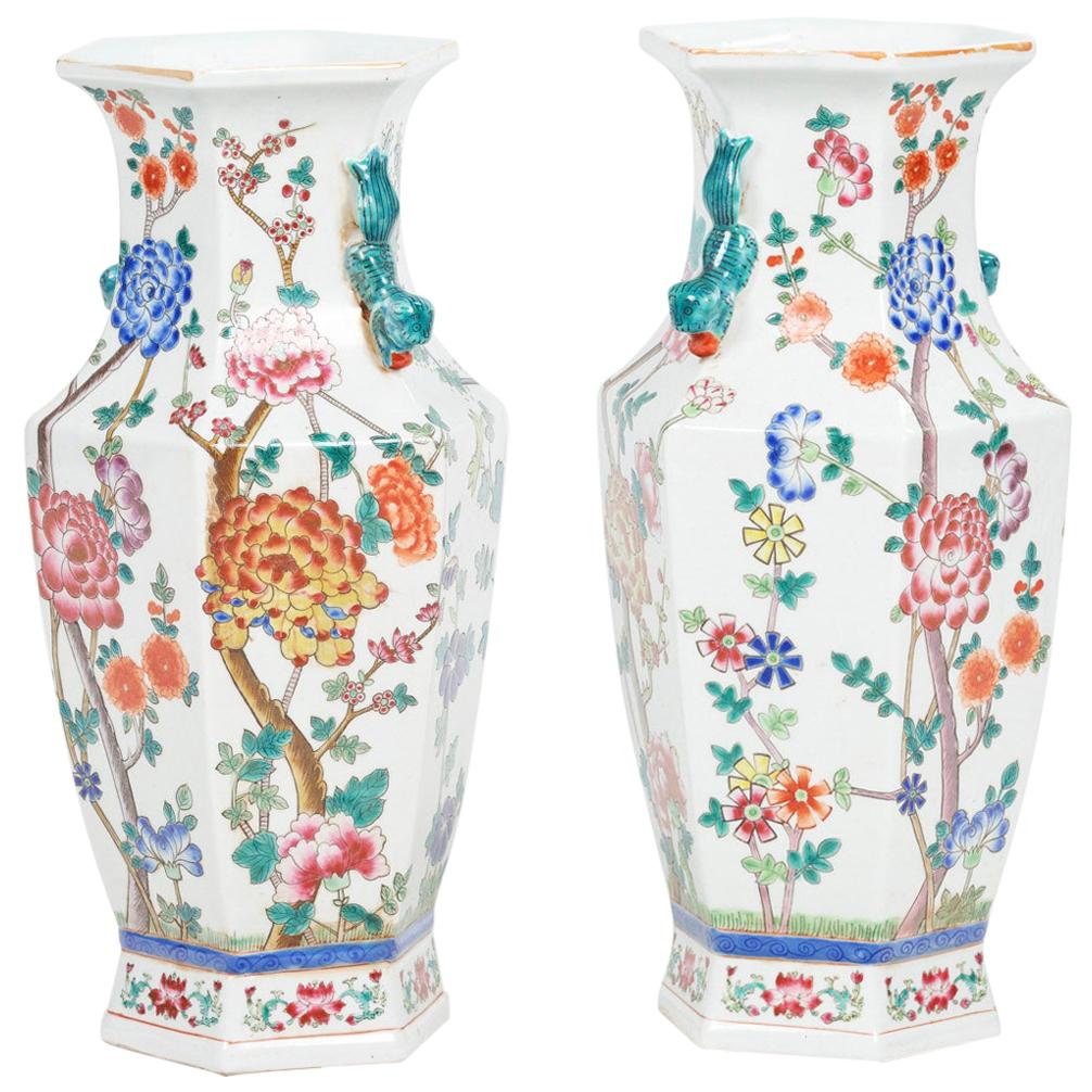 Chinese Qing Dynasty Pair of Vases