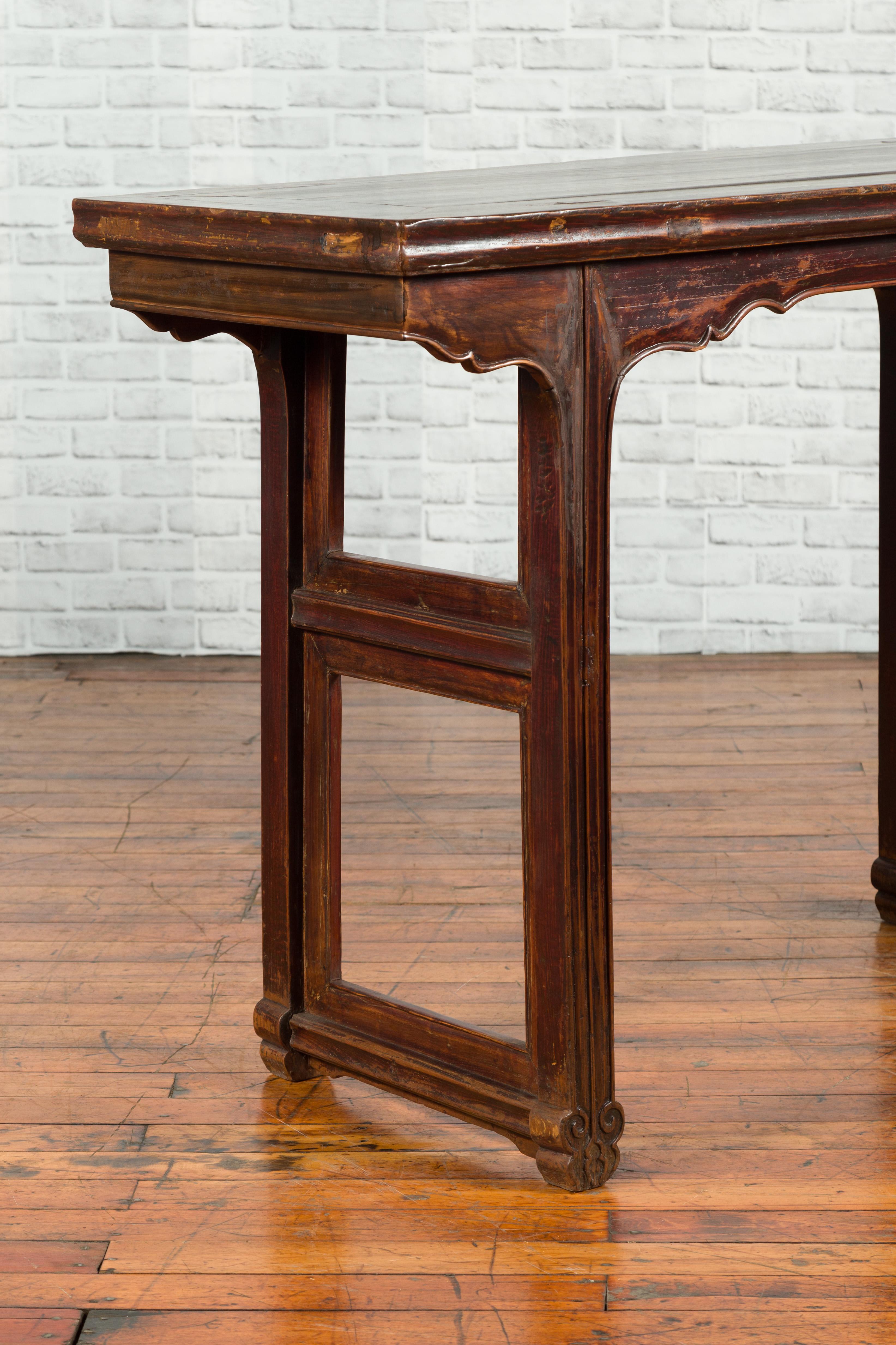 Chinese Qing Dynasty Period 19th Century Altar Console Table with Carved Apron 5