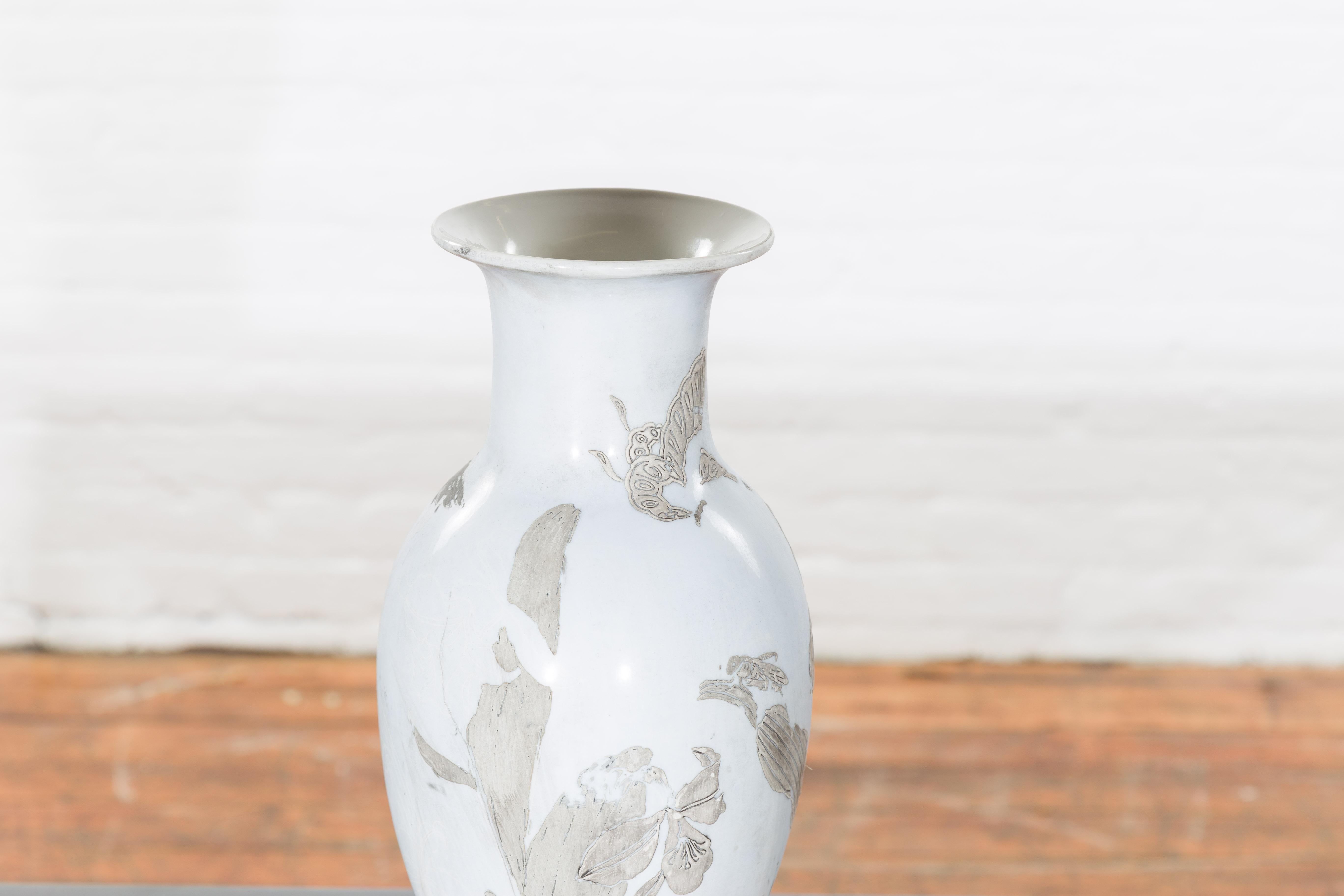 19th Century White Altar Vase with Silver Floral Design For Sale 2