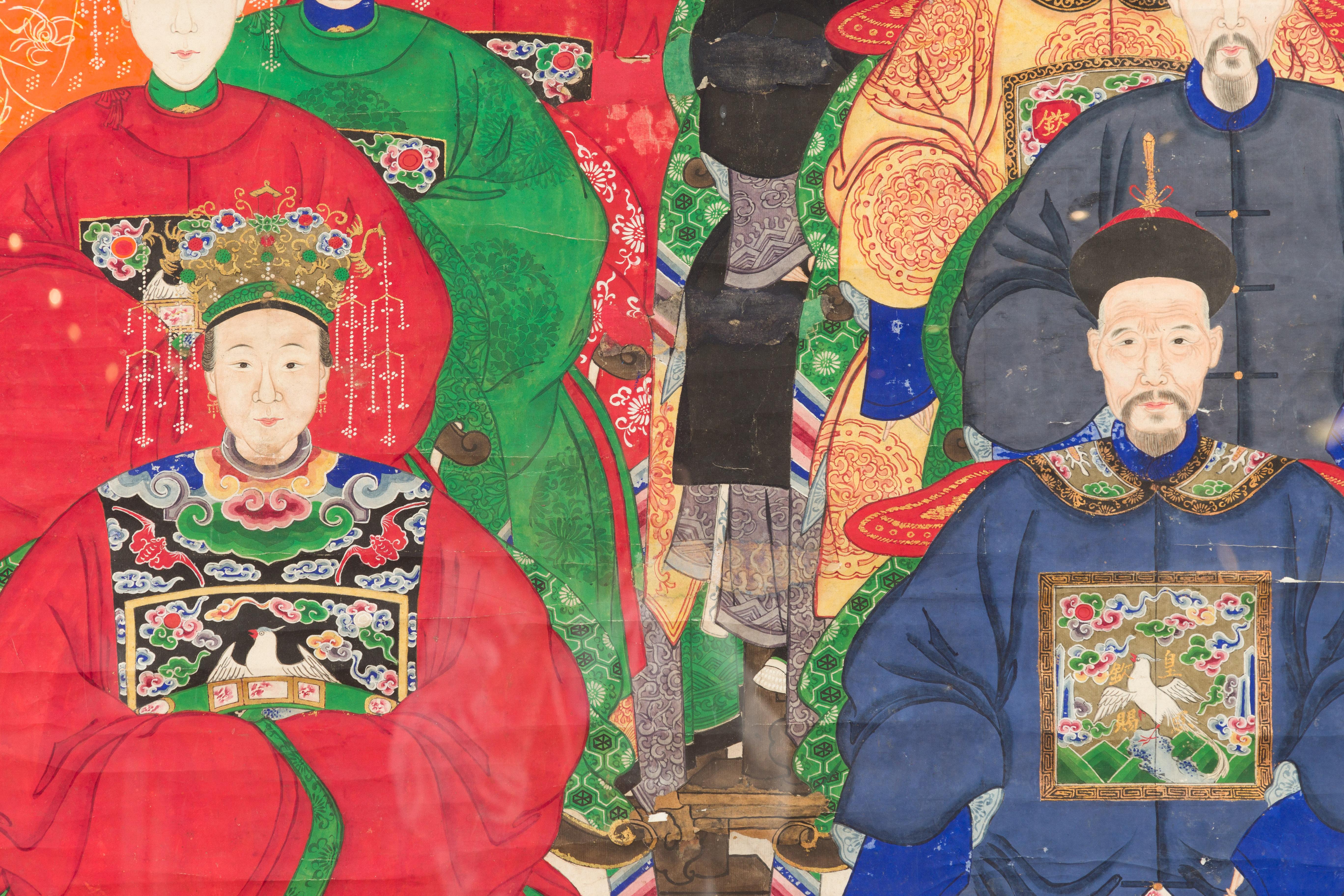 Portrait de groupe d'ancêtres de la période de la dynastie chinoise Qing du 19e siècle dans un cadre personnalisé en vente 1