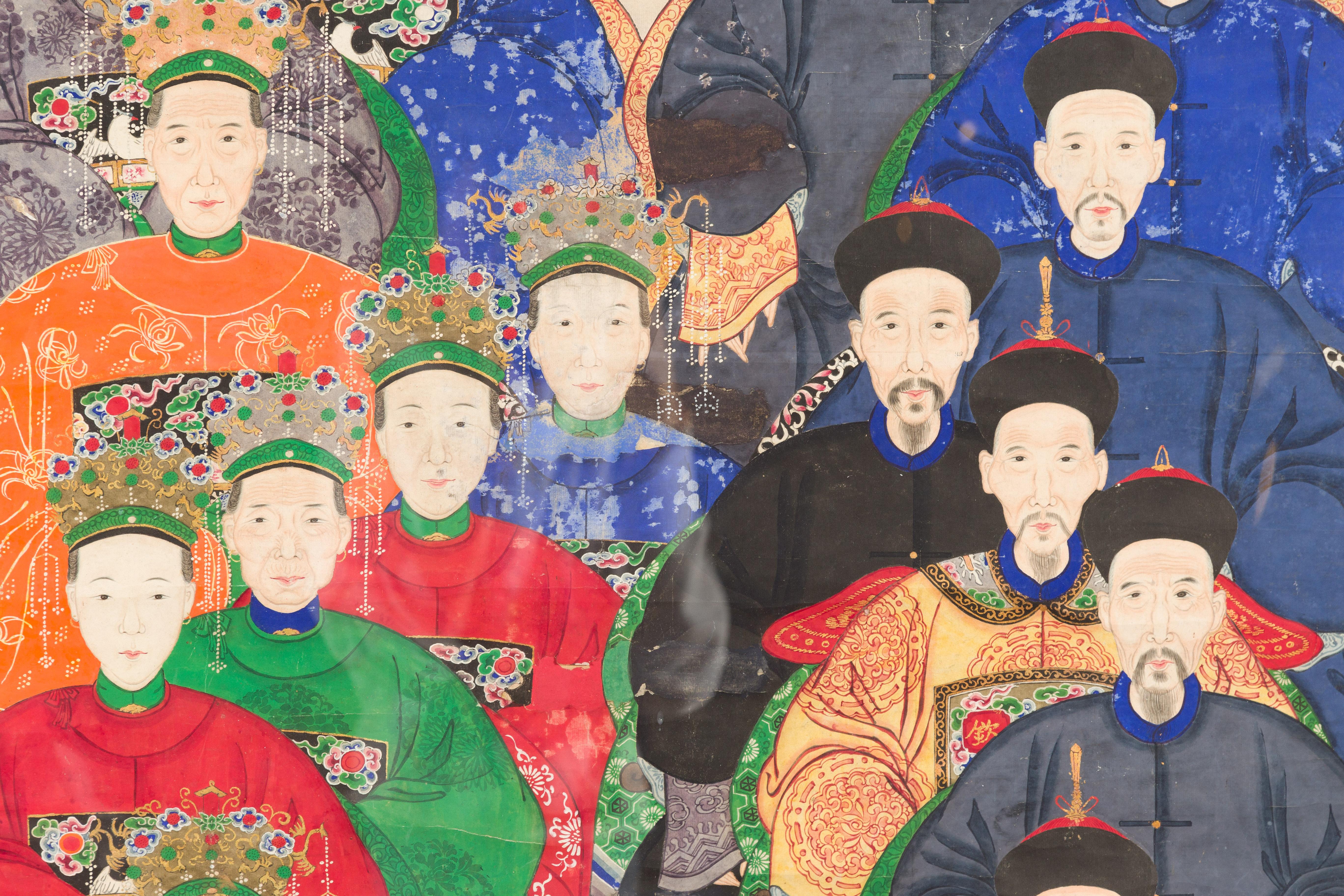 Portrait de groupe d'ancêtres de la période de la dynastie chinoise Qing du 19e siècle dans un cadre personnalisé en vente 6