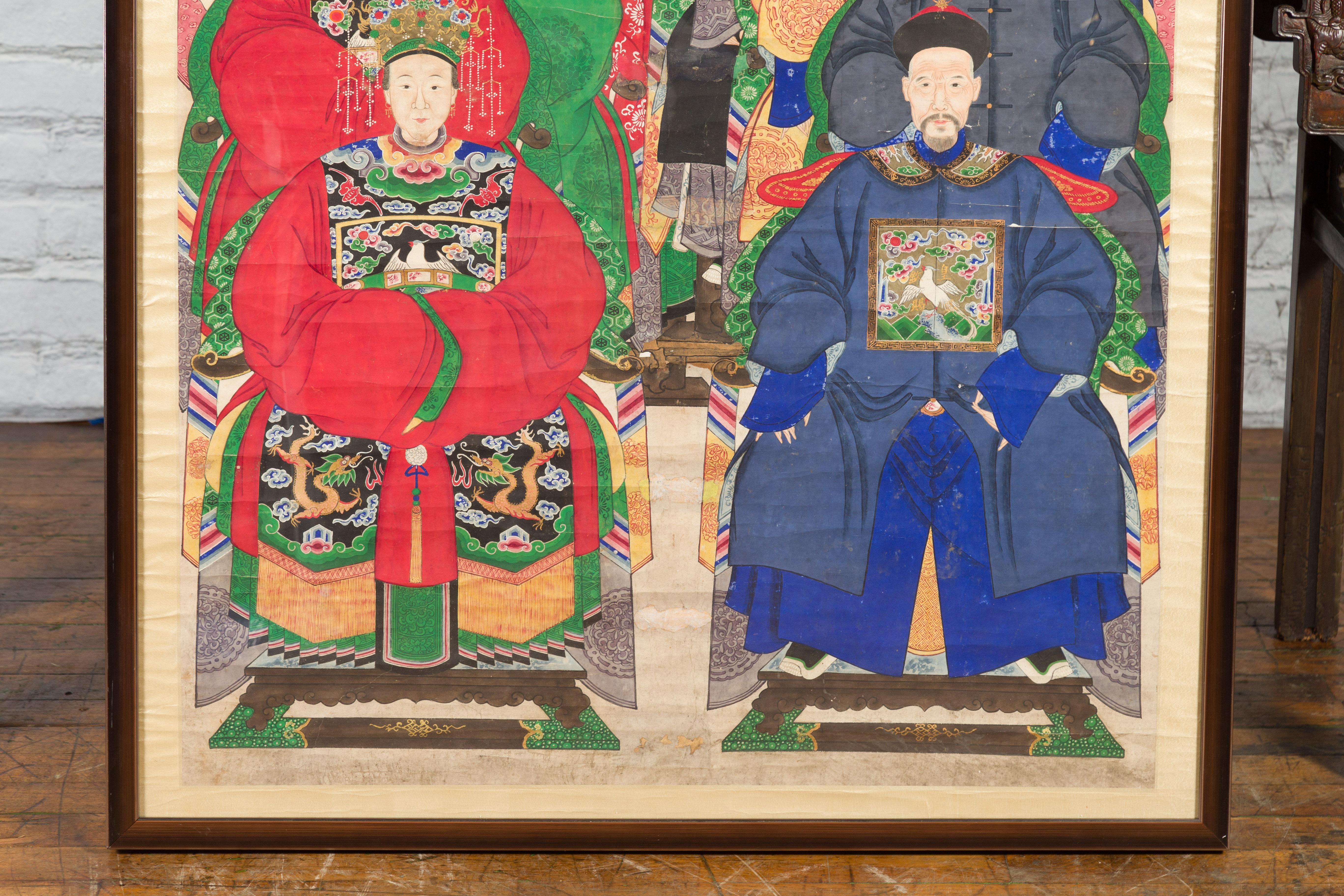 Portrait de groupe d'ancêtres de la période de la dynastie chinoise Qing du 19e siècle dans un cadre personnalisé Bon état - En vente à Yonkers, NY