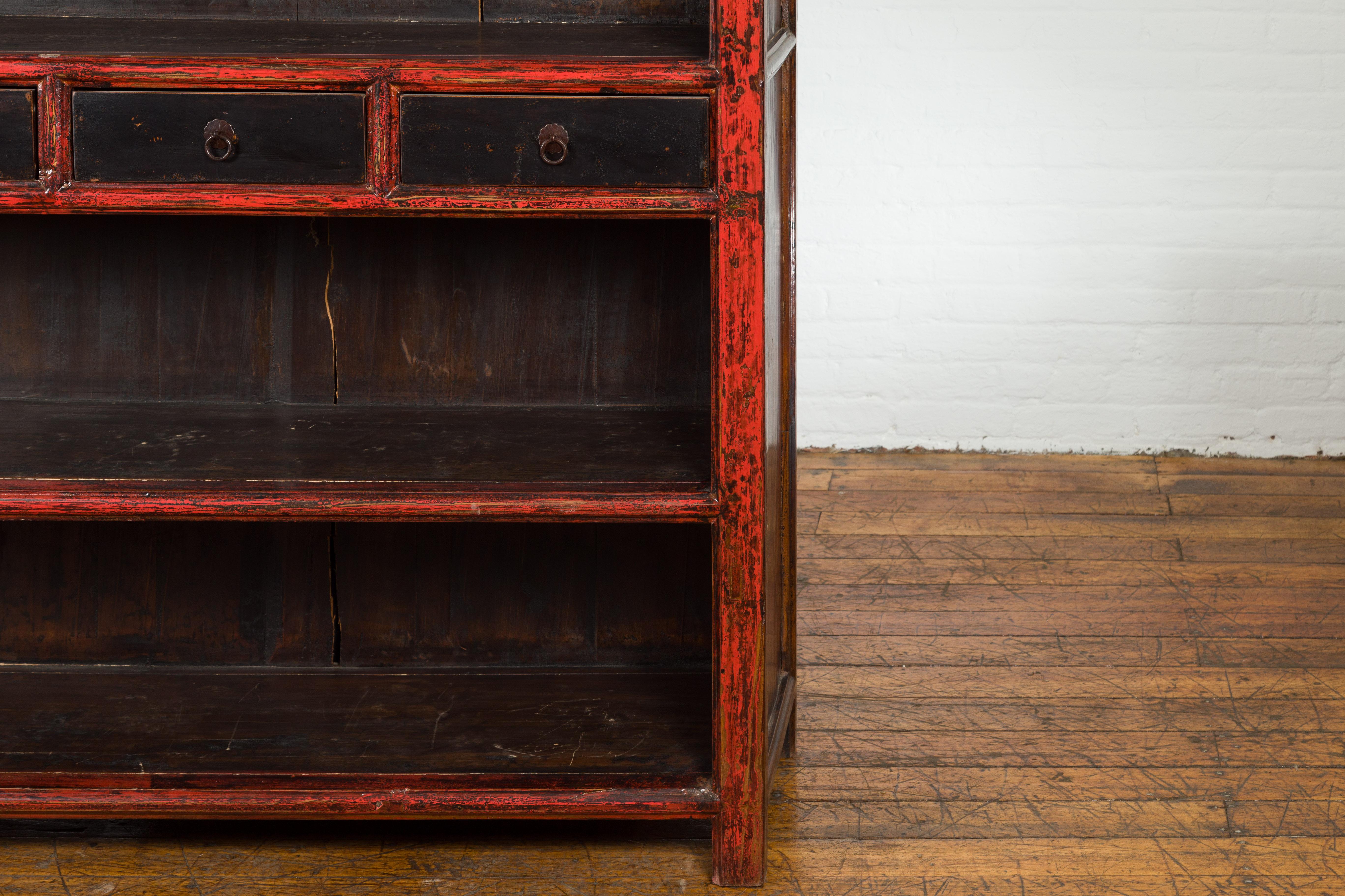 Chinese Qing Dynasty Period 19th Century Bookcase with Red and Brown Lacquer For Sale 6