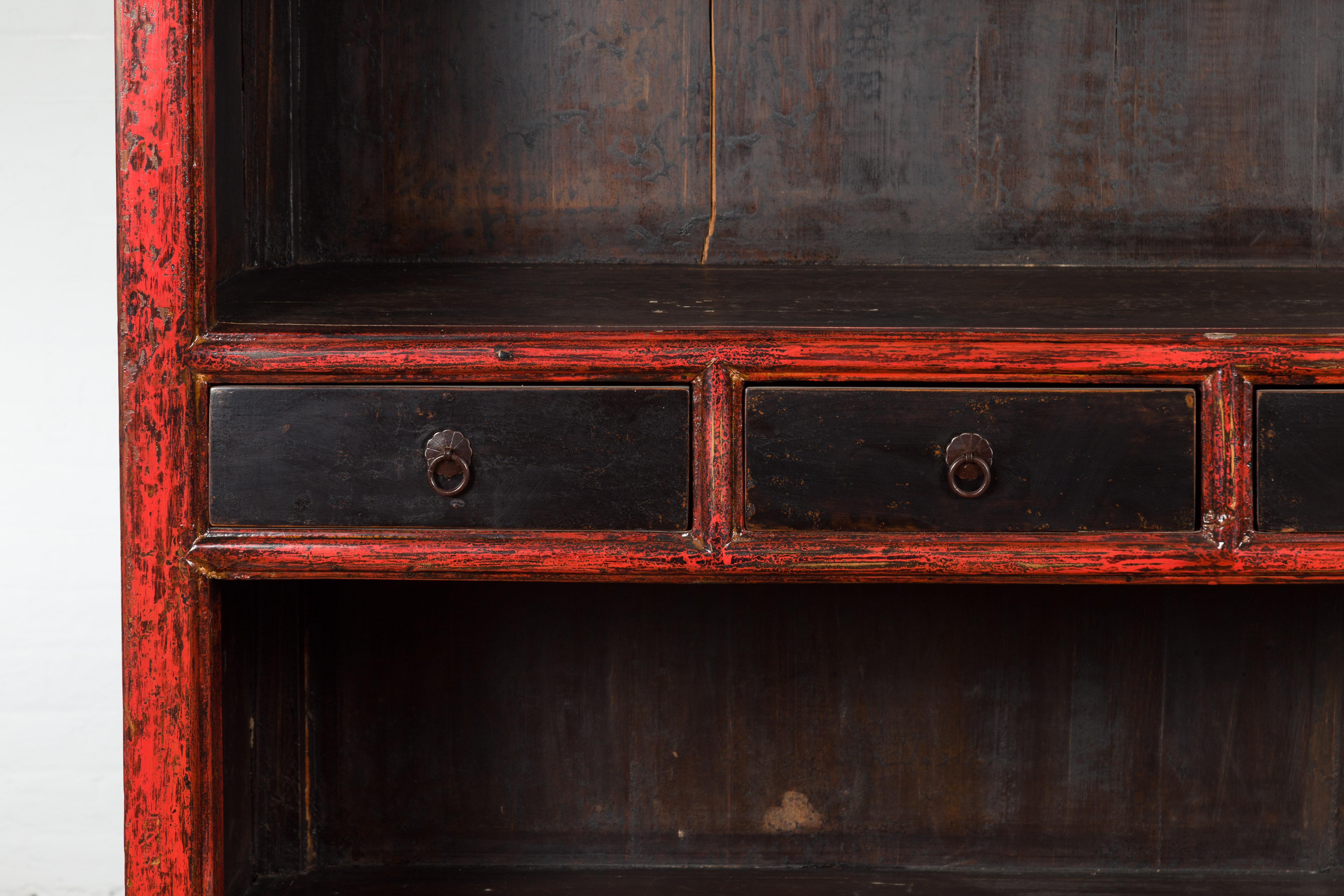 Chinese Qing Dynasty Period 19th Century Bookcase with Red and Brown Lacquer For Sale 1
