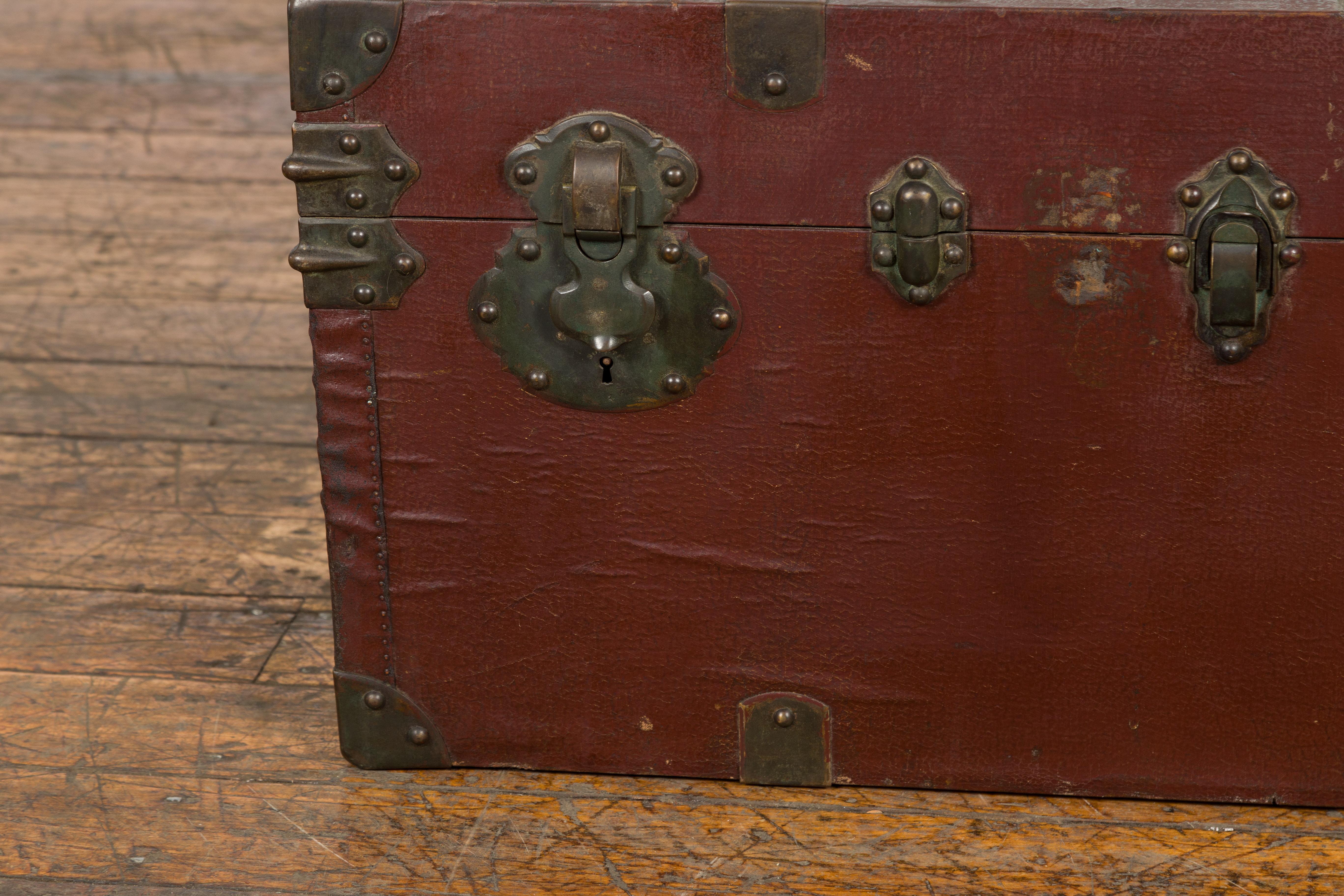 Chinese Qing Dynasty Period 19th Century Brown Leather Trunk with Brass Hardware For Sale 15
