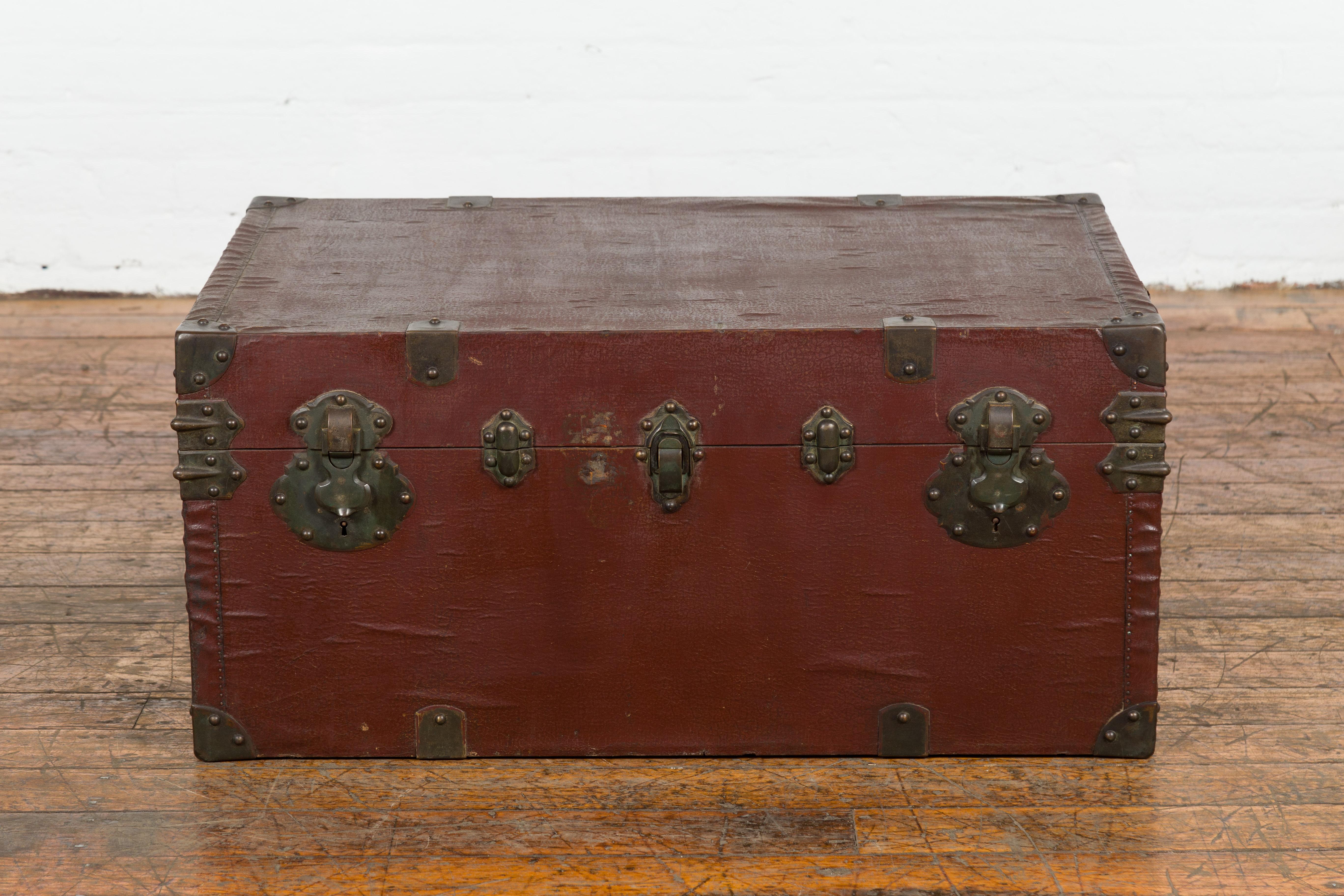 Chinese Qing Dynasty Period 19th Century Brown Leather Trunk with Brass Hardware For Sale 16