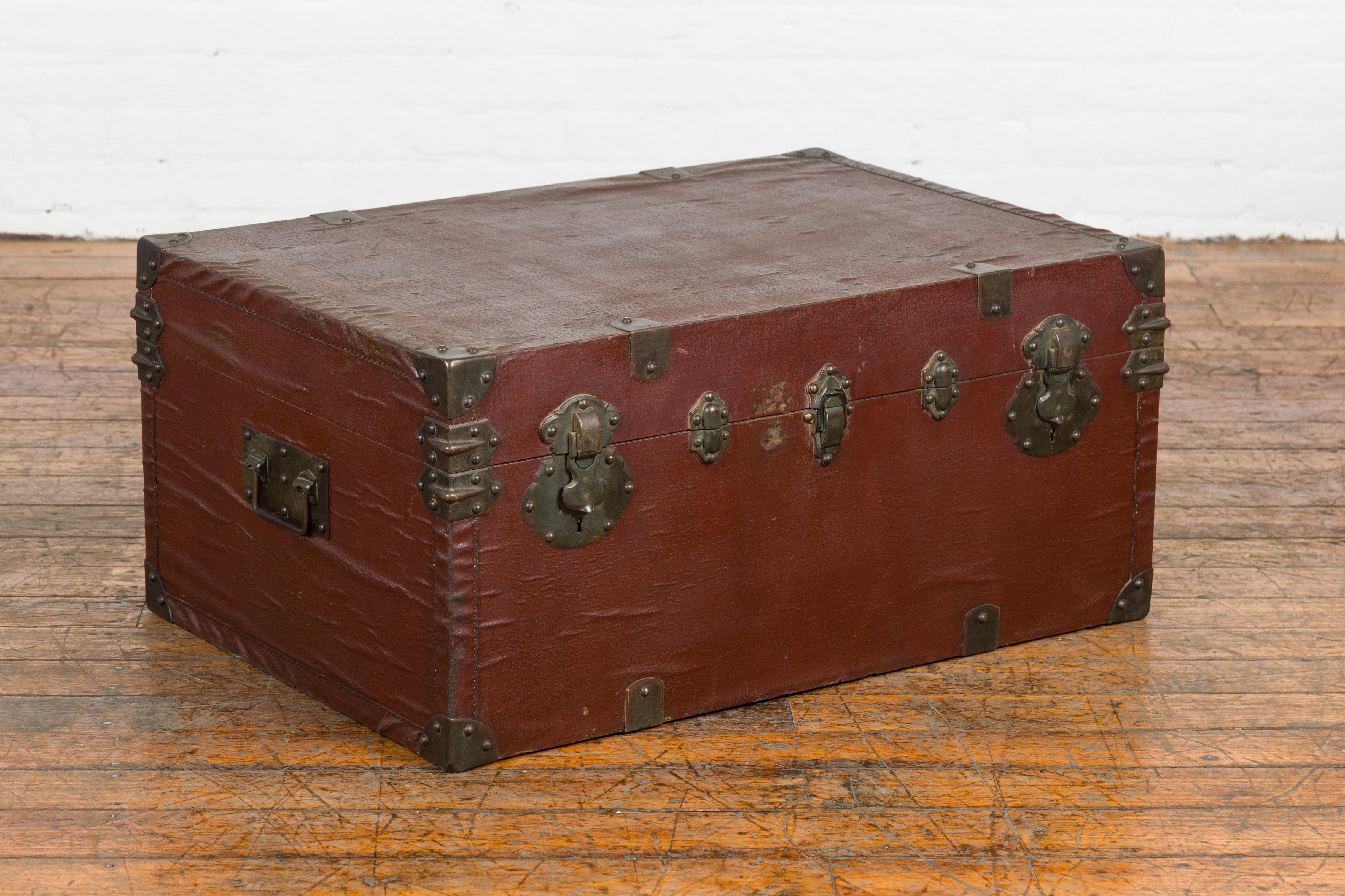 Chinese Qing Dynasty Period 19th Century Brown Leather Trunk with Brass Hardware In Good Condition For Sale In Yonkers, NY