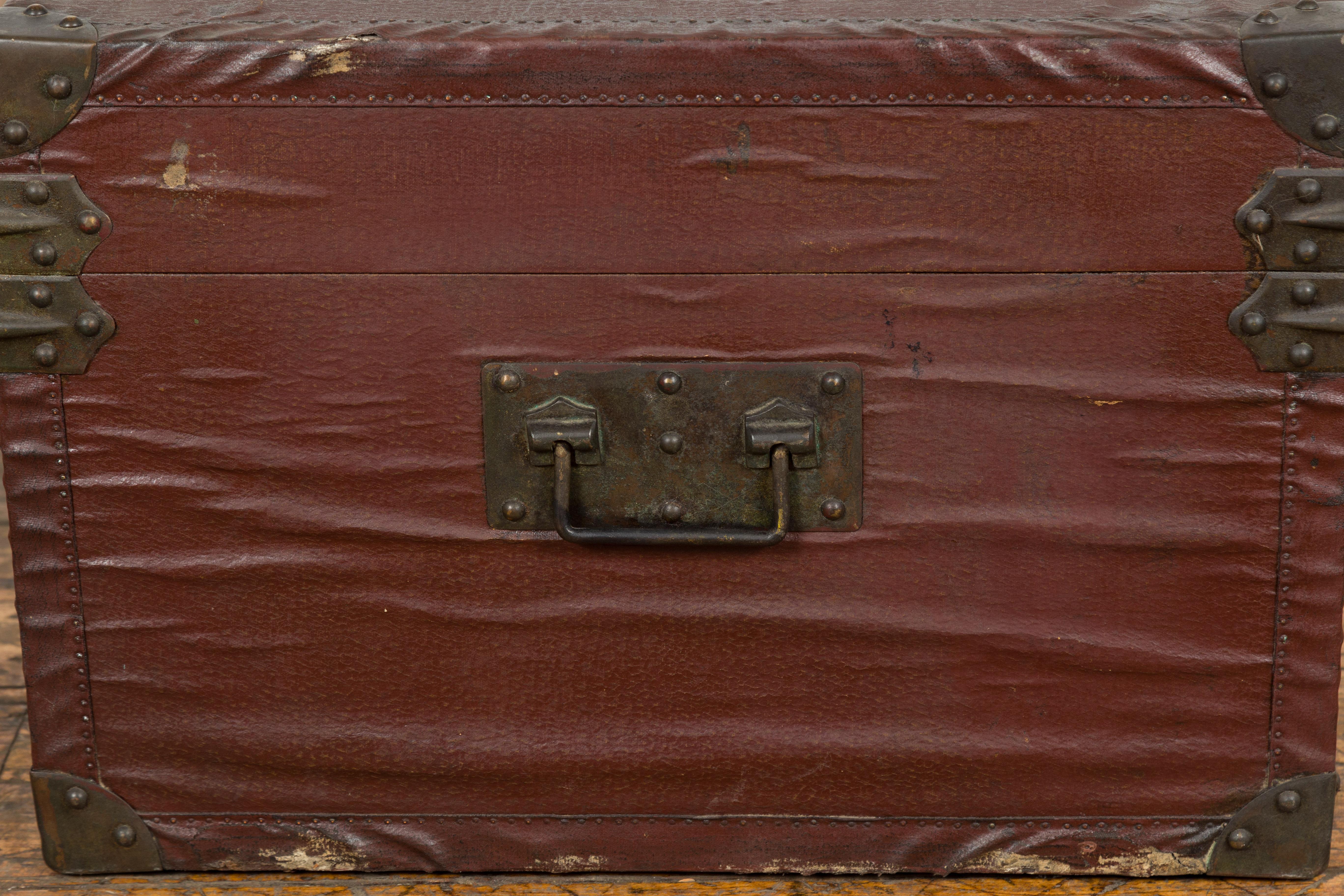 Chinese Qing Dynasty Period 19th Century Brown Leather Trunk with Brass Hardware For Sale 2