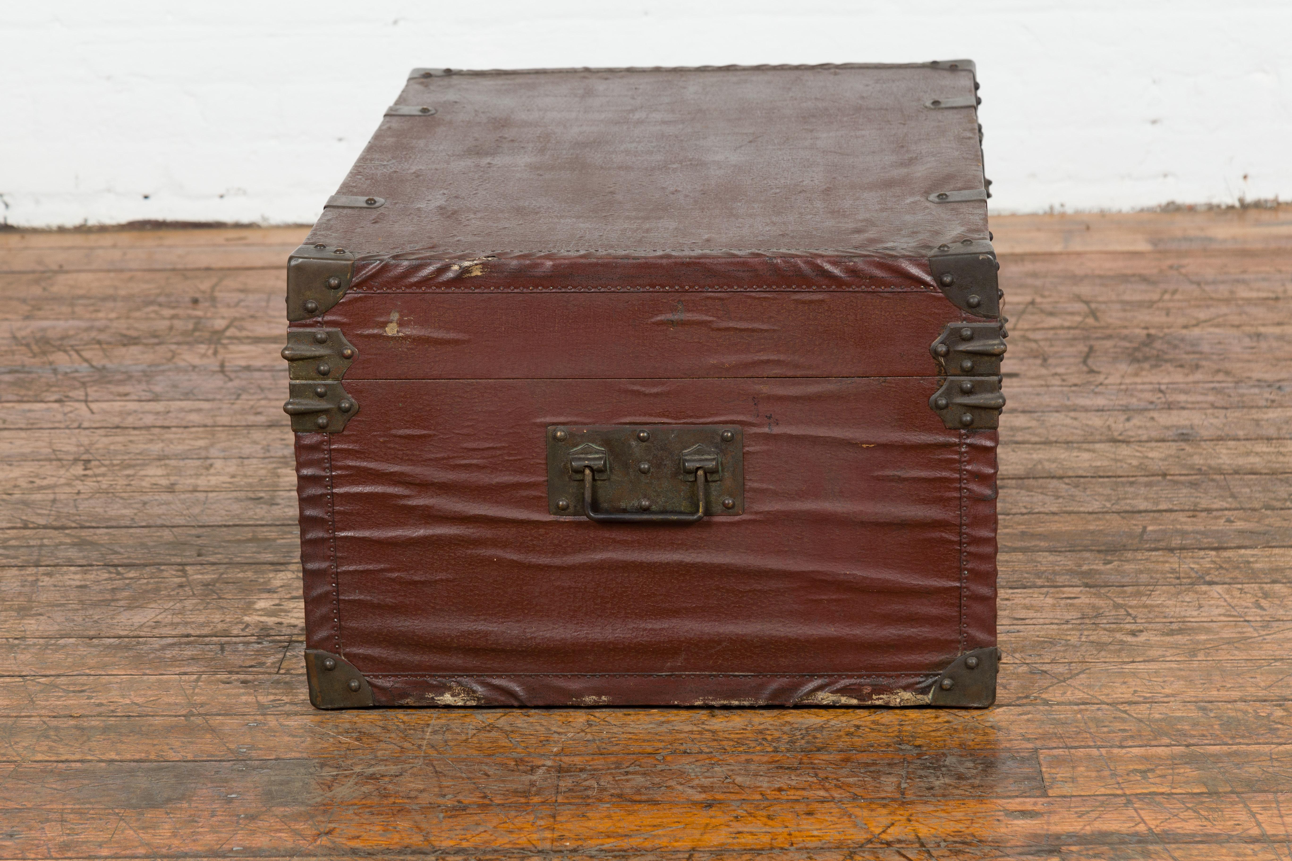Chinese Qing Dynasty Period 19th Century Brown Leather Trunk with Brass Hardware For Sale 3