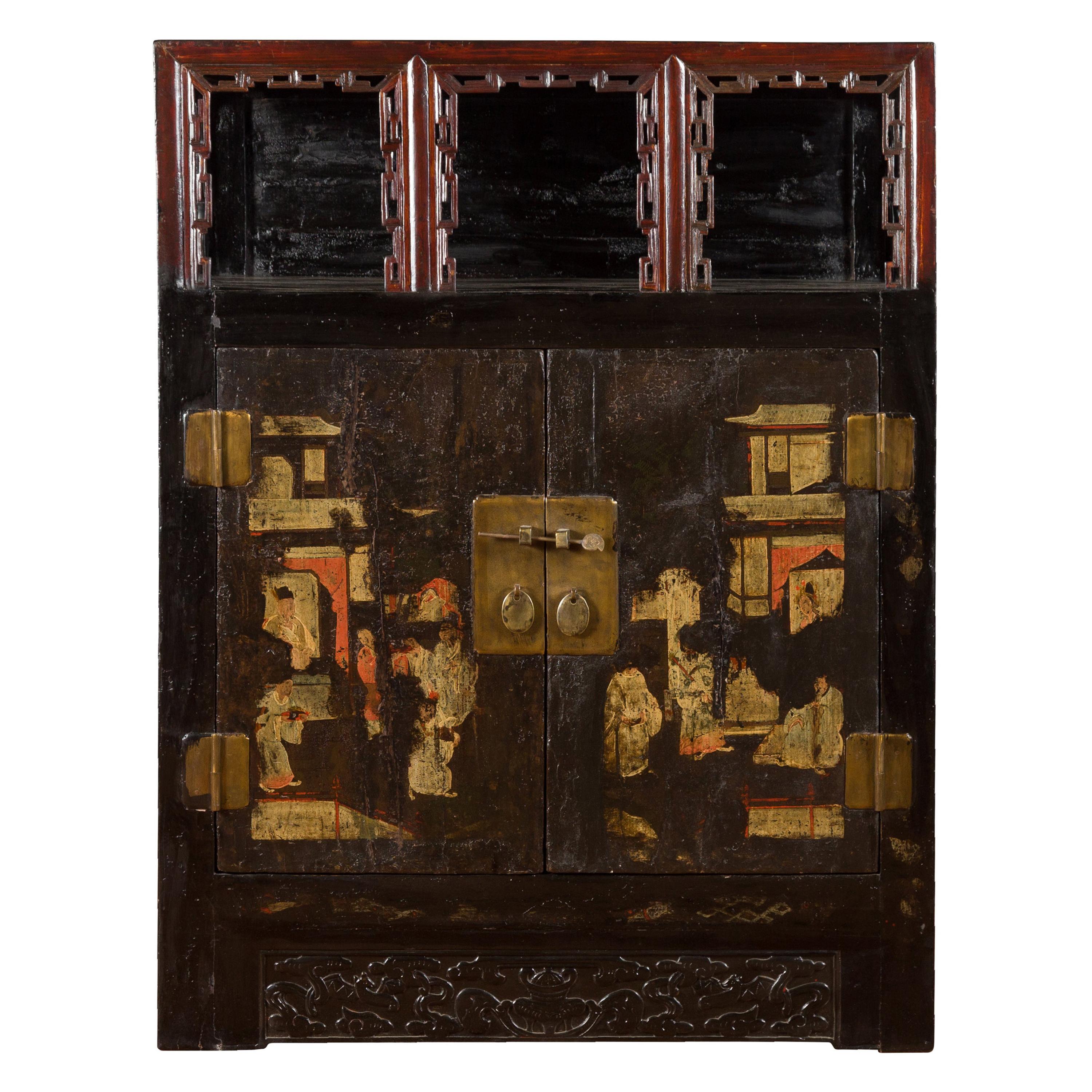 Armoire chinoise du 19ème siècle de la période de la dynastie Qing avec laque brune d'origine