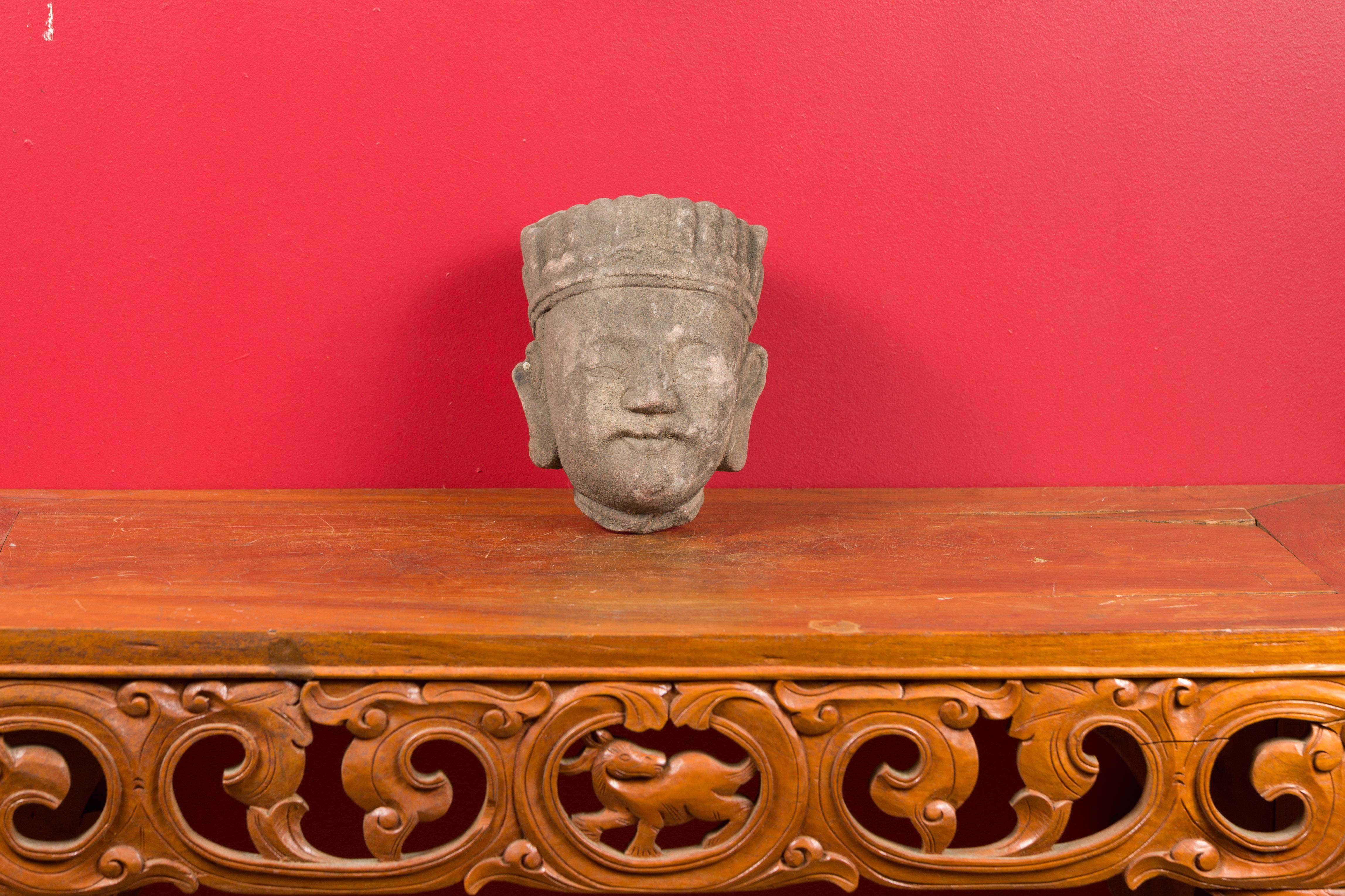 Chinois Sculpture de tête sculptée d'un homme officiel de la période de la dynastie chinoise Qing du 19ème siècle en vente