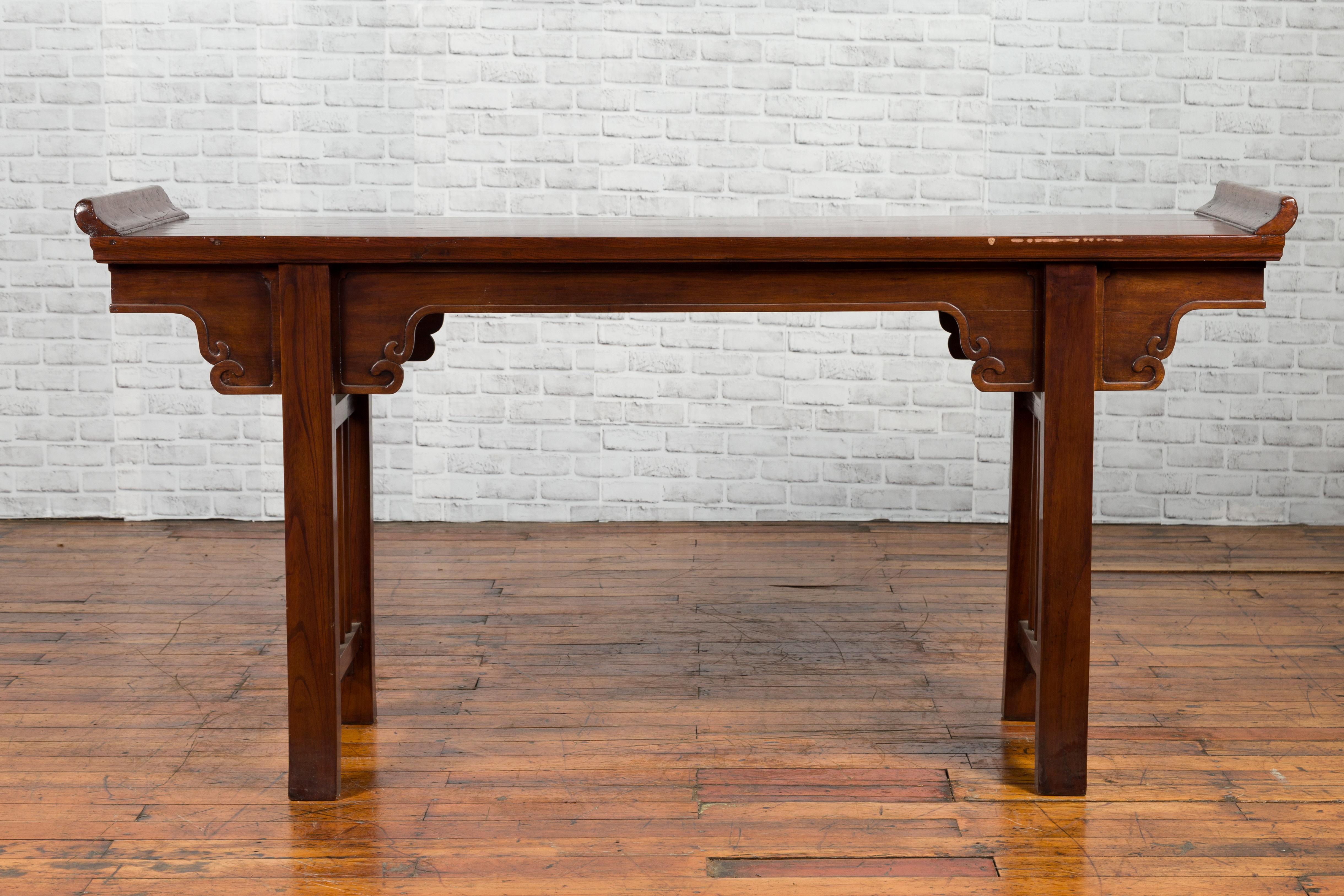 Chinese Qing Dynasty Period 19th Century Elm Console Table with Carved Spandrels 13