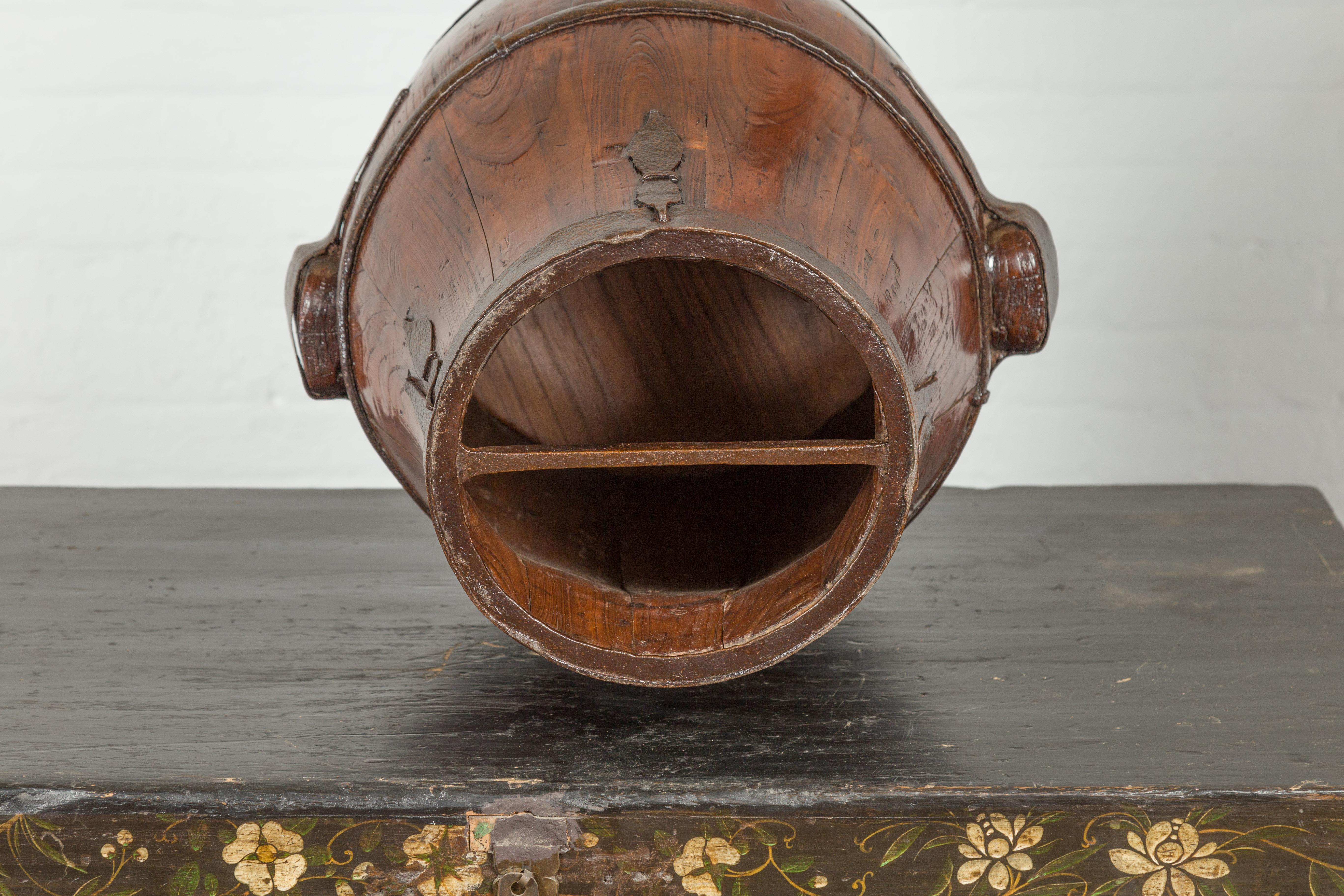 Chinese Qing Dynasty Period 19th Century Pear-Shaped Wooden Grain Basket For Sale 7