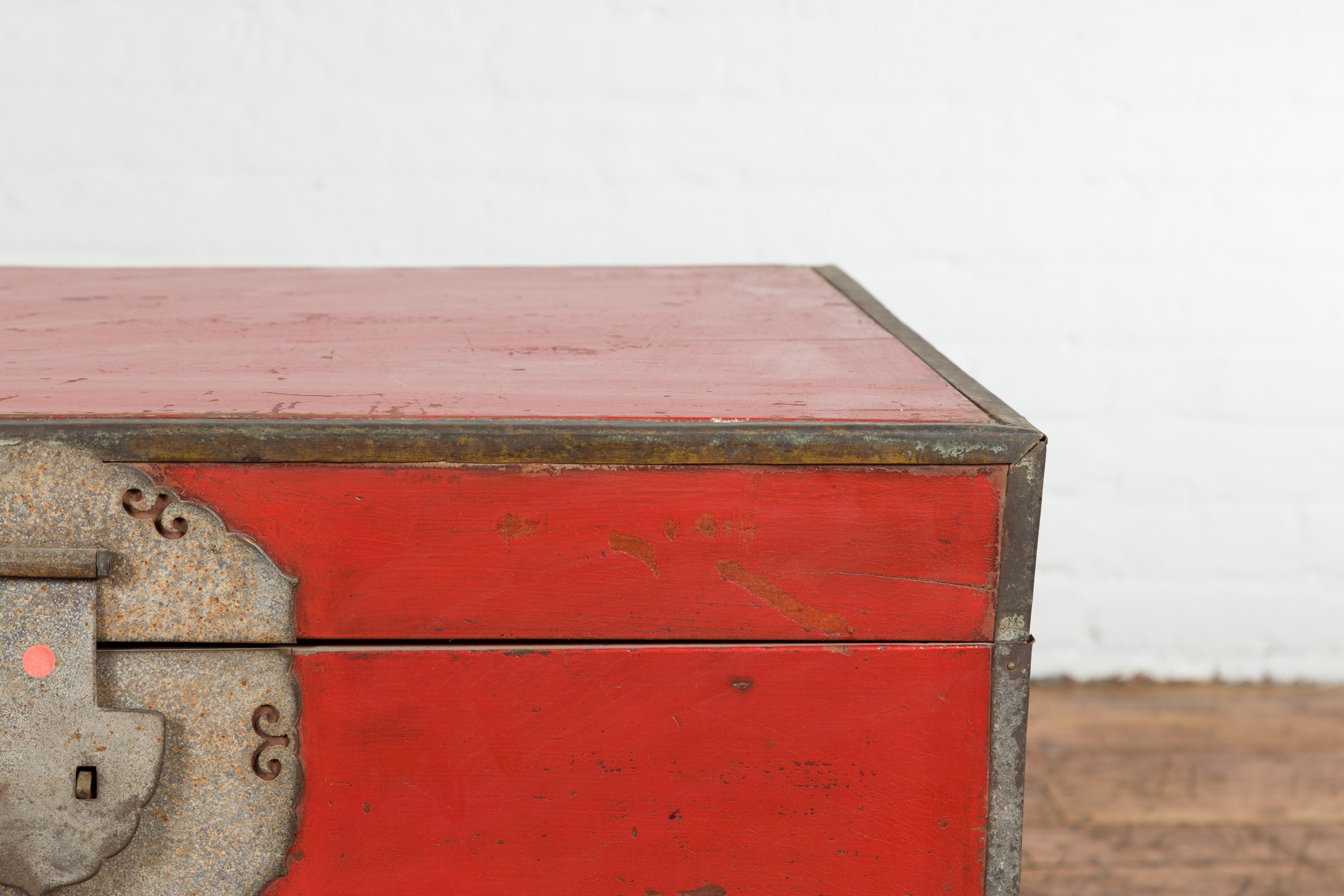 Chinese Qing Dynasty Period 19th Century Red Lacquer Trunk with Metal Edging For Sale 4