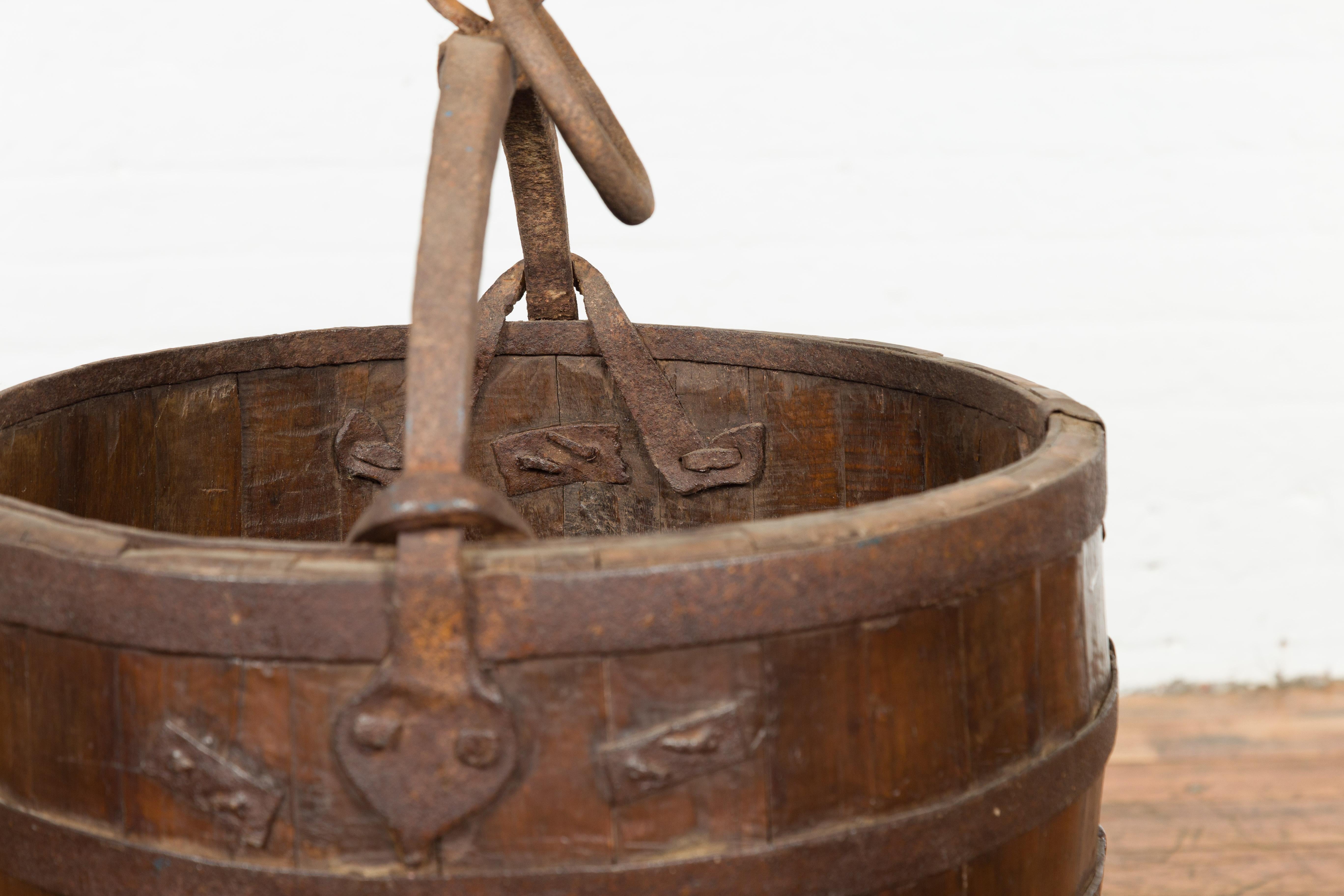 Chinese Qing Dynasty Period 19th Century Rice Bucket with Stand and Handle 9