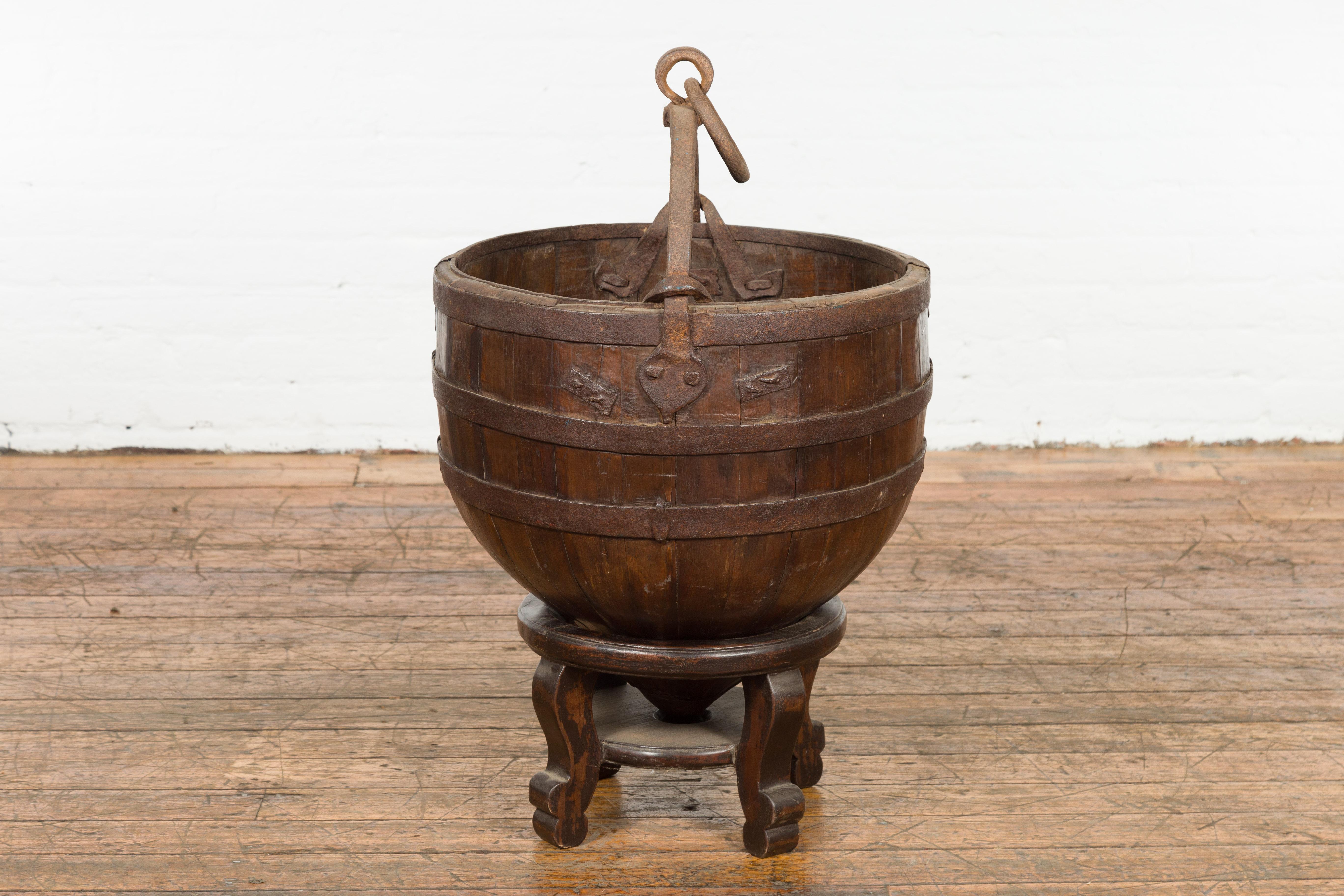 Chinese Qing Dynasty Period 19th Century Rice Bucket with Stand and Handle 3