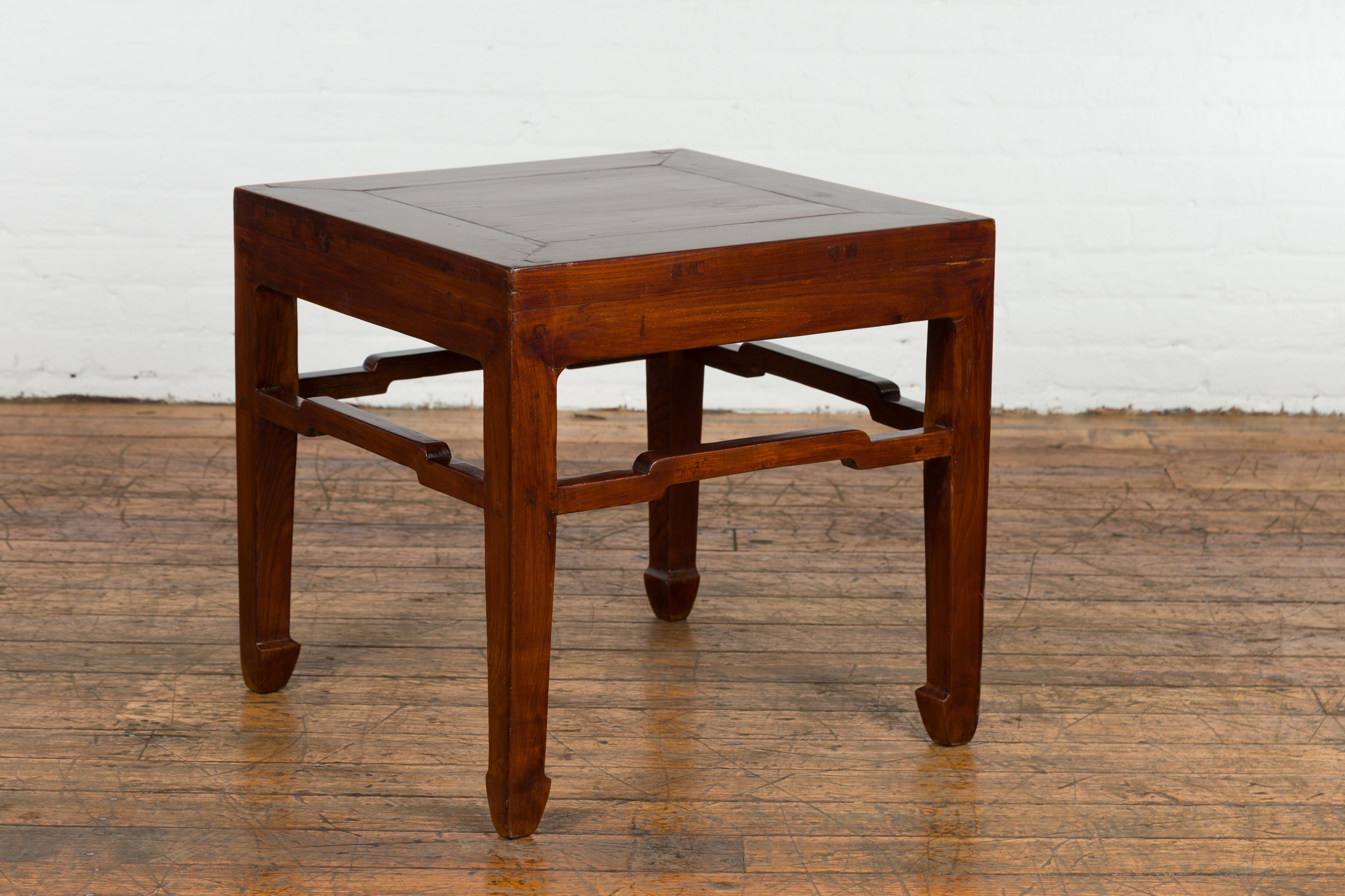 Chinese Qing Dynasty Period 19th Century Side Table with Humpback Stretchers For Sale 4