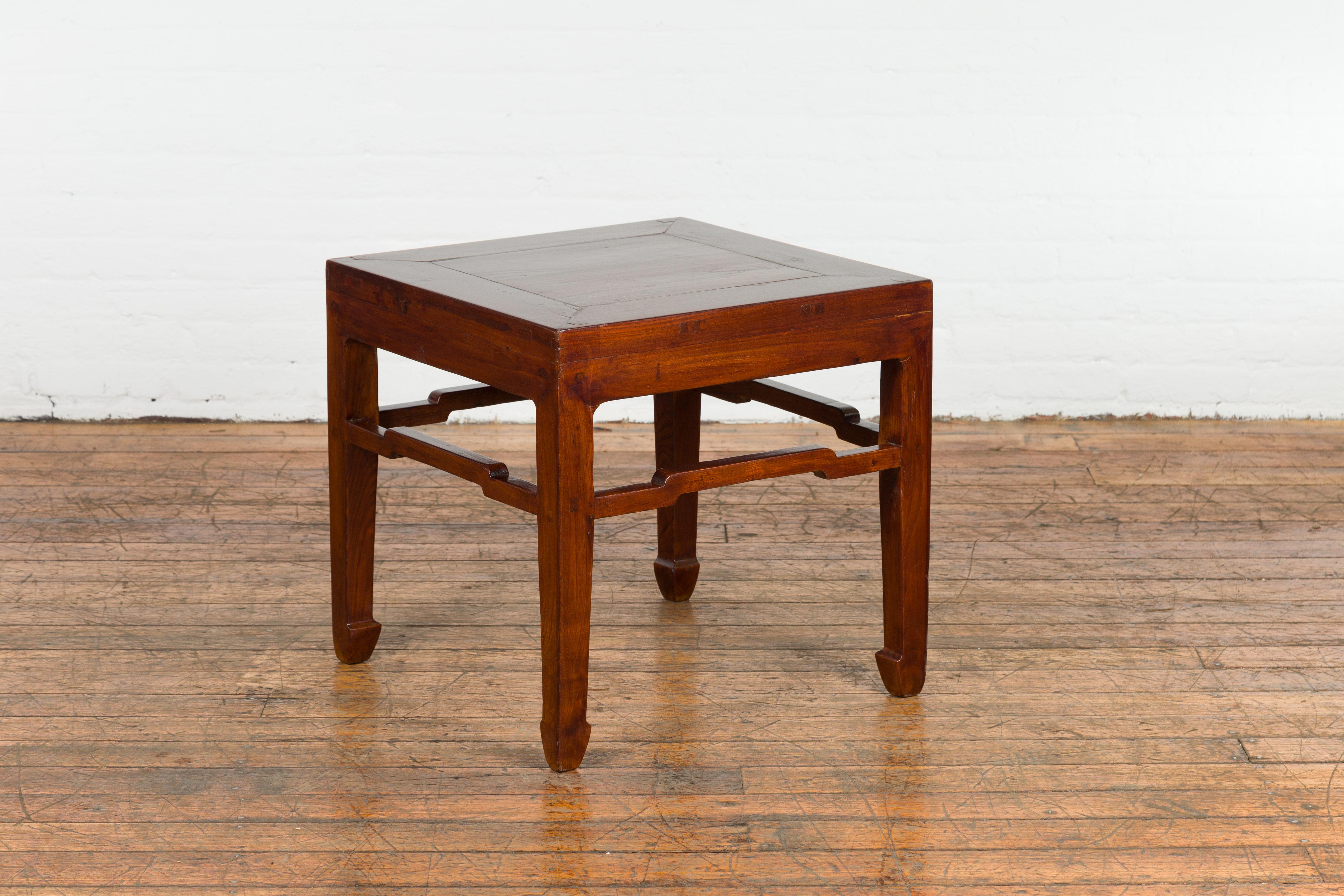 Chinese Qing Dynasty Period 19th Century Side Table with Humpback Stretchers For Sale 5