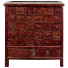 Chinesische Qing Dynasty Periode Apotheker Kommode mit 32 Schubladen und gealterte Patina