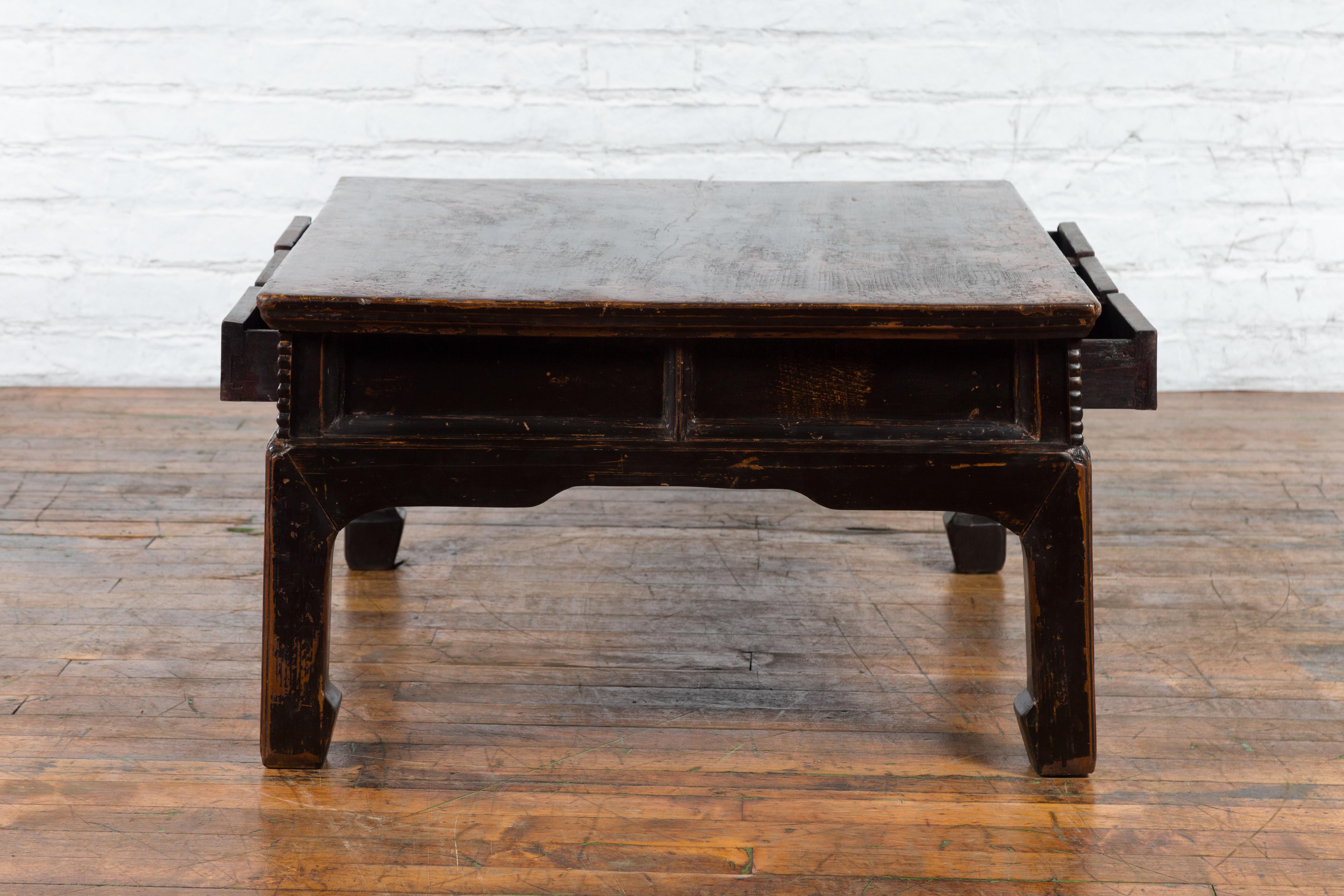 Chinese Qing Dynasty Period Brown Lacquered Coffee Table with Original Finish For Sale 12