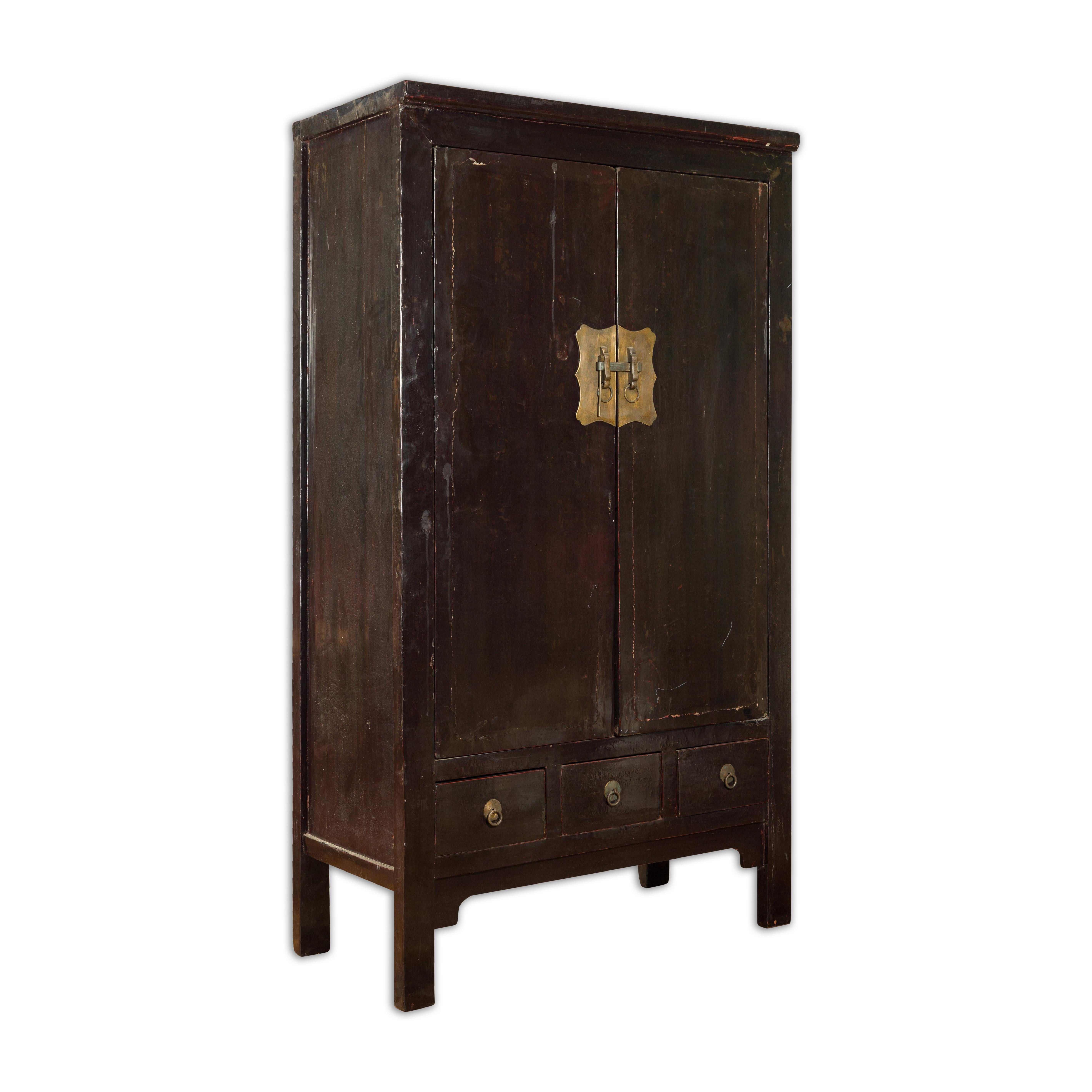 Chinese Qing Dynasty Period Early 19th Century Dark Brown Lacquer Wardrobe For Sale 10