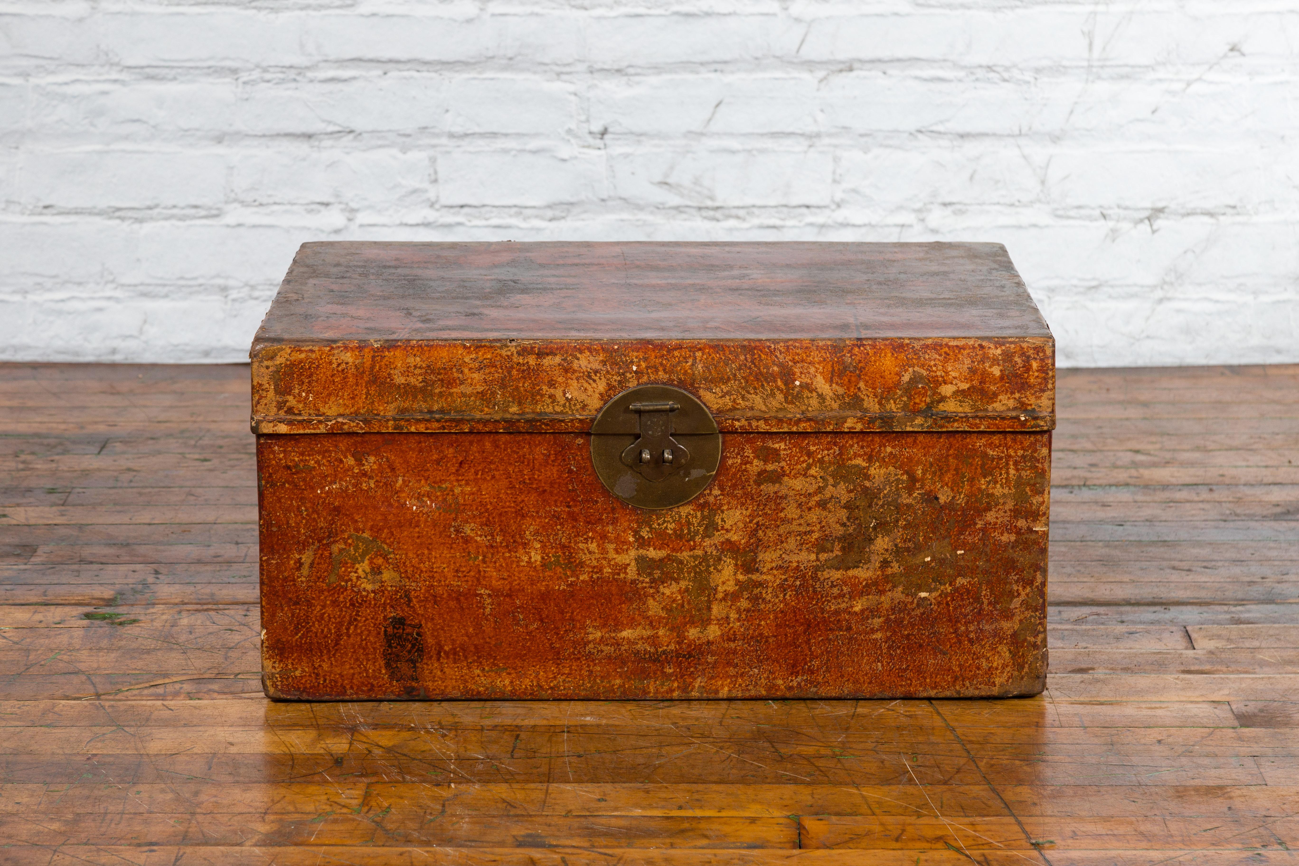 Chinese Qing Dynasty Period Lacquered Leather Trunk with Distressed Patina For Sale 1