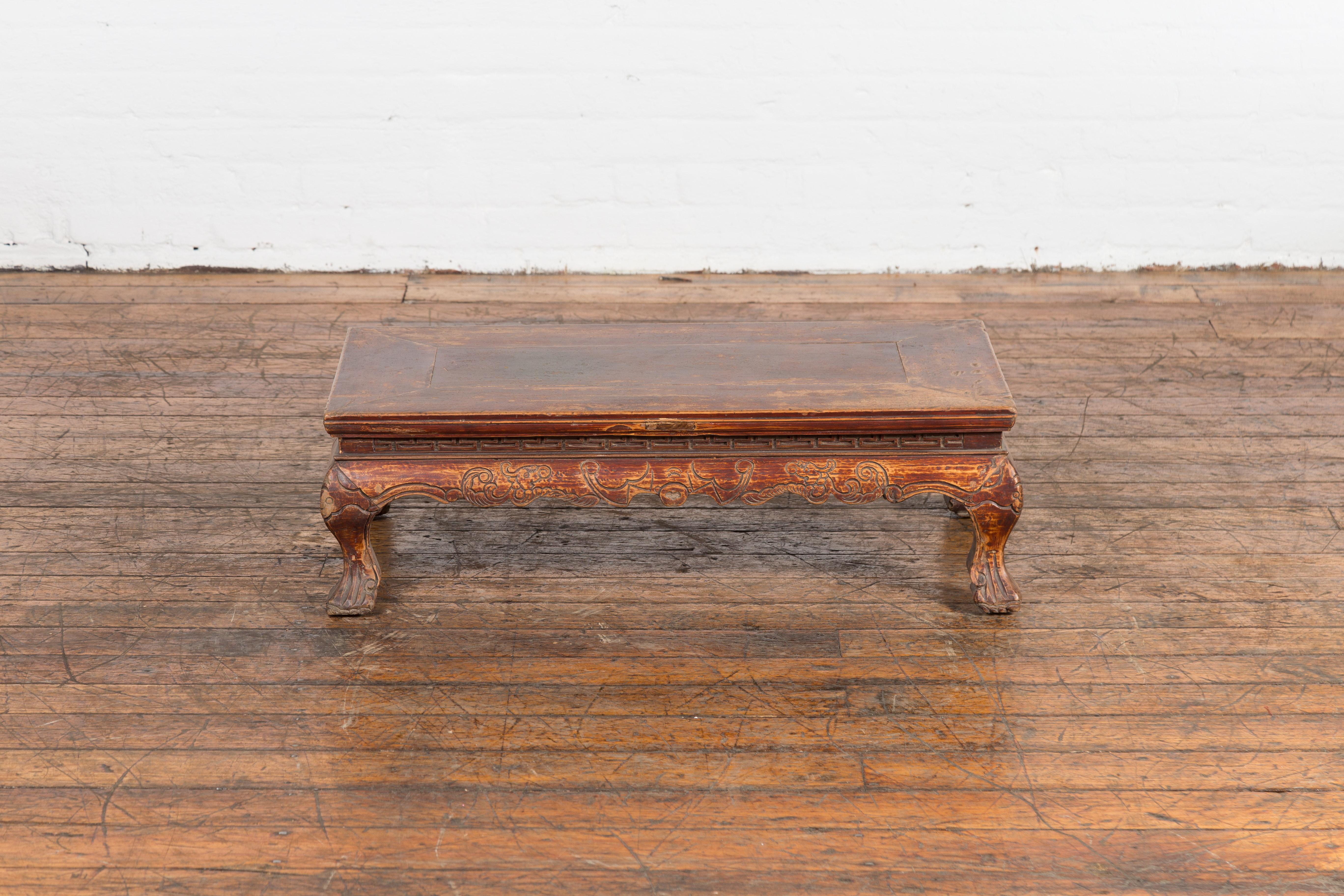 Chinese Qing Dynasty Period Low Kang Table with Carved Bats and Cabriole Legs For Sale 8