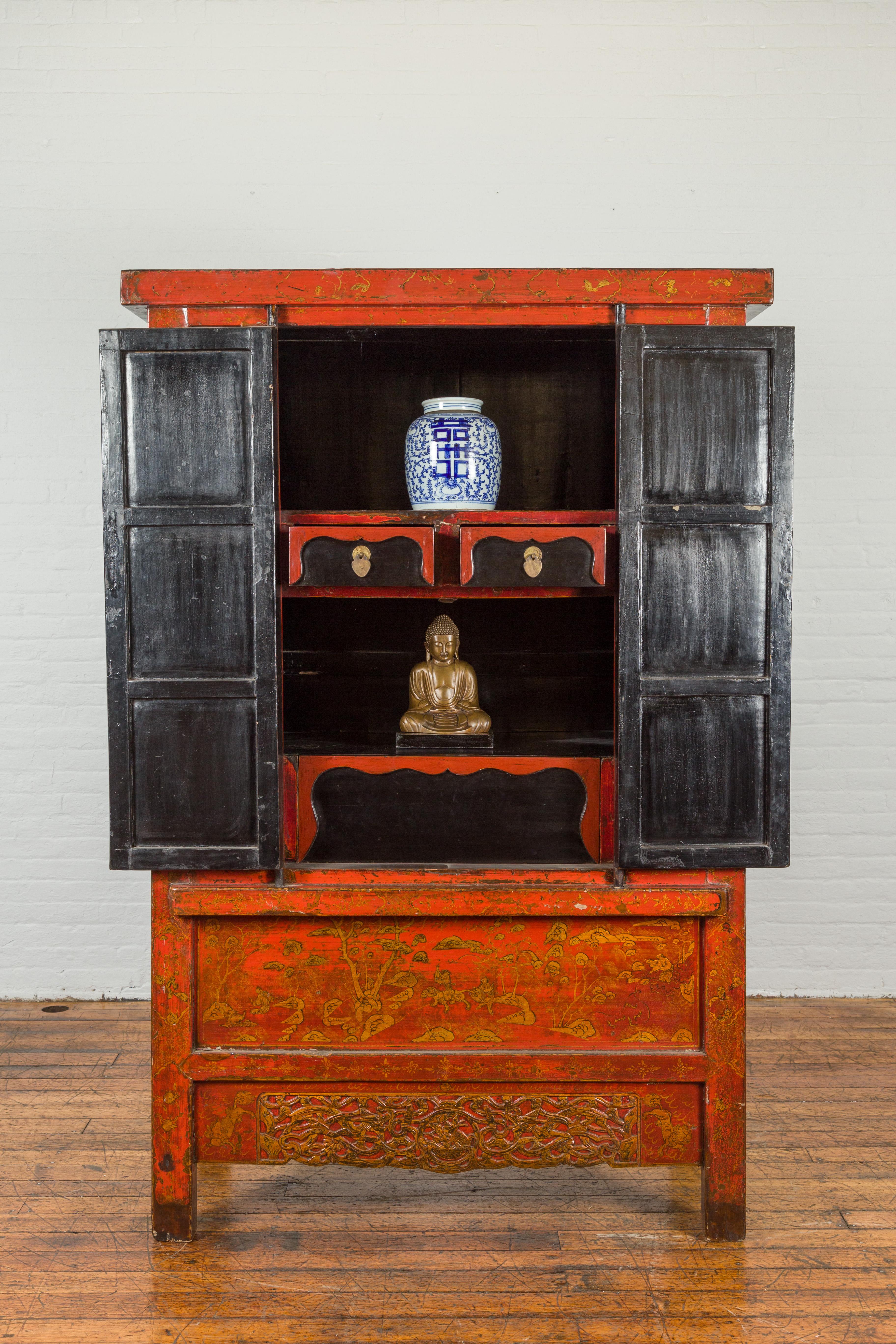 Chinese Qing Dynasty Period Red Lacquered Cabinet with Gilt Chinoiserie Décor In Good Condition For Sale In Yonkers, NY