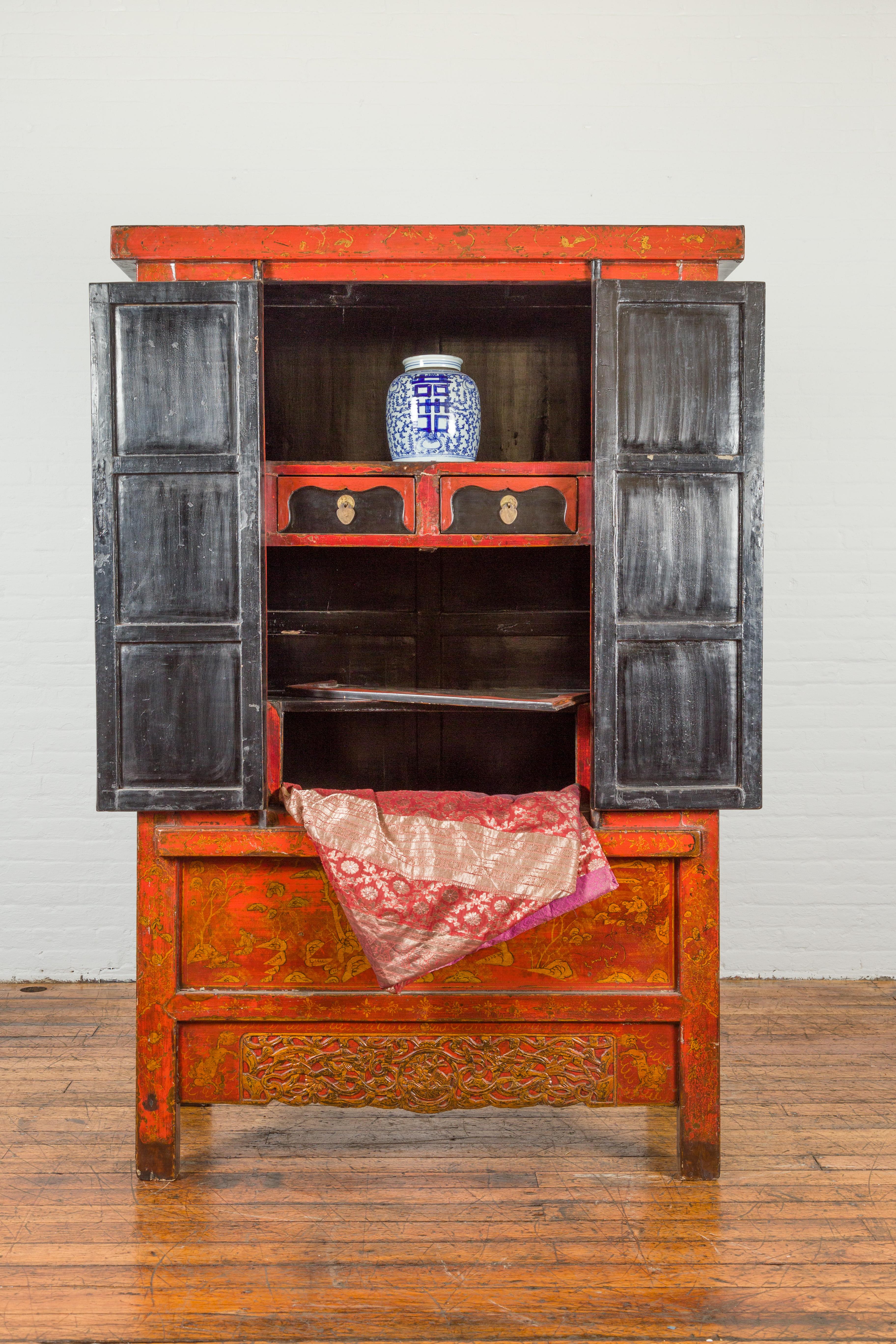 19th Century Chinese Qing Dynasty Period Red Lacquered Cabinet with Gilt Chinoiserie Décor For Sale