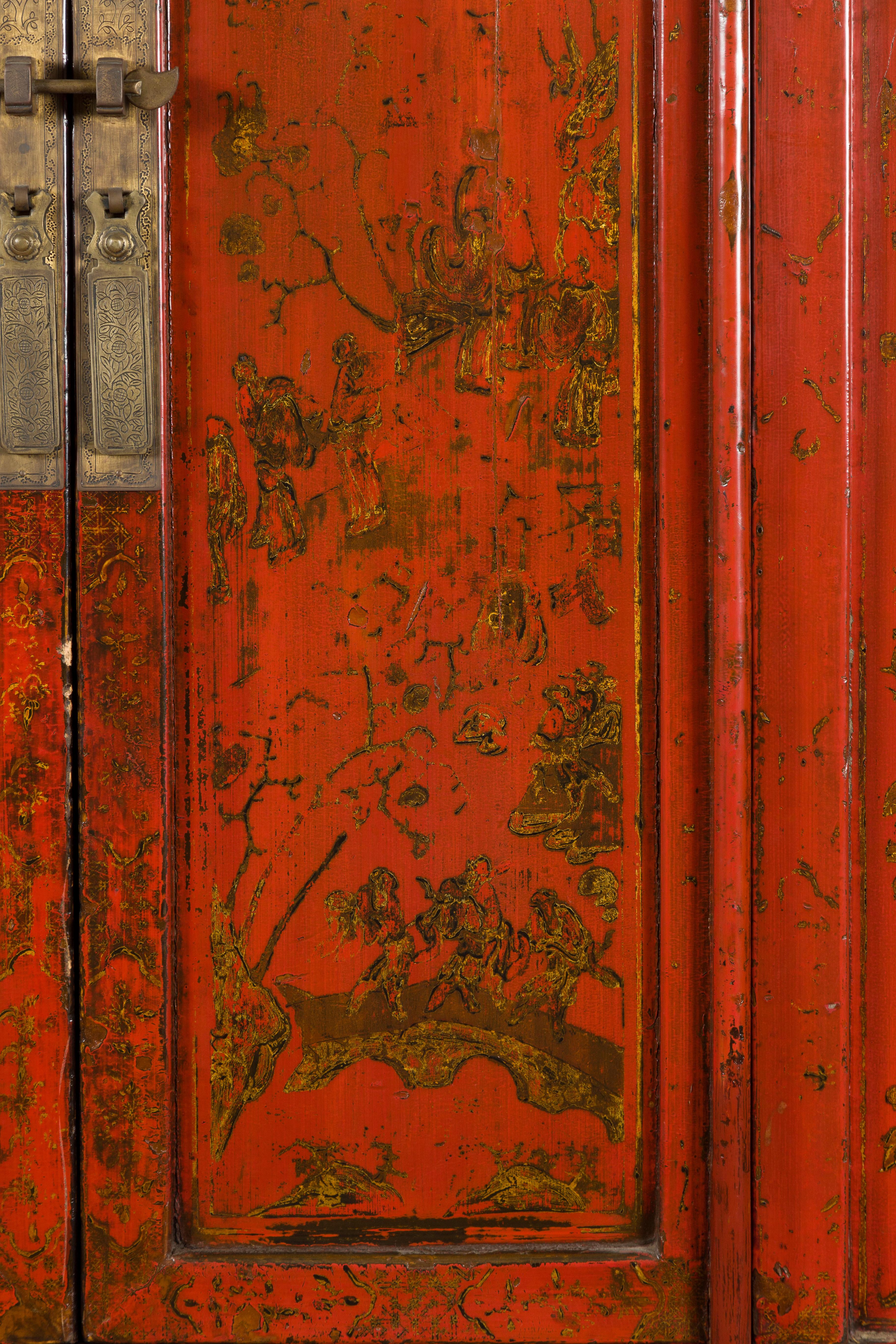 Chinese Qing Dynasty Period Red Lacquered Cabinet with Gilt Chinoiserie Décor For Sale 3