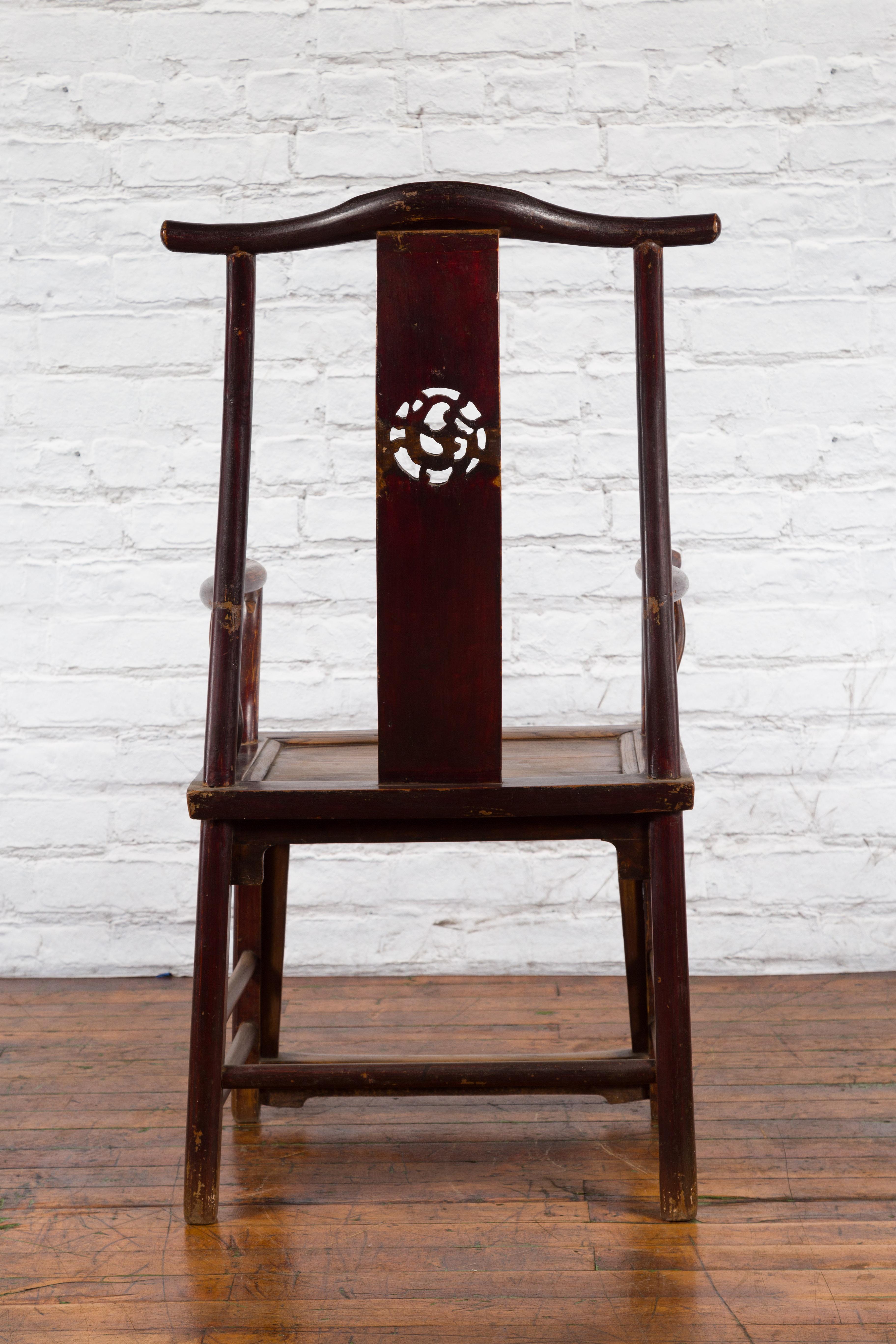 Fauteuil à suspension de lampe de savant, période Dynastie Qing chinoise, avec éclisse sculptée en vente 5