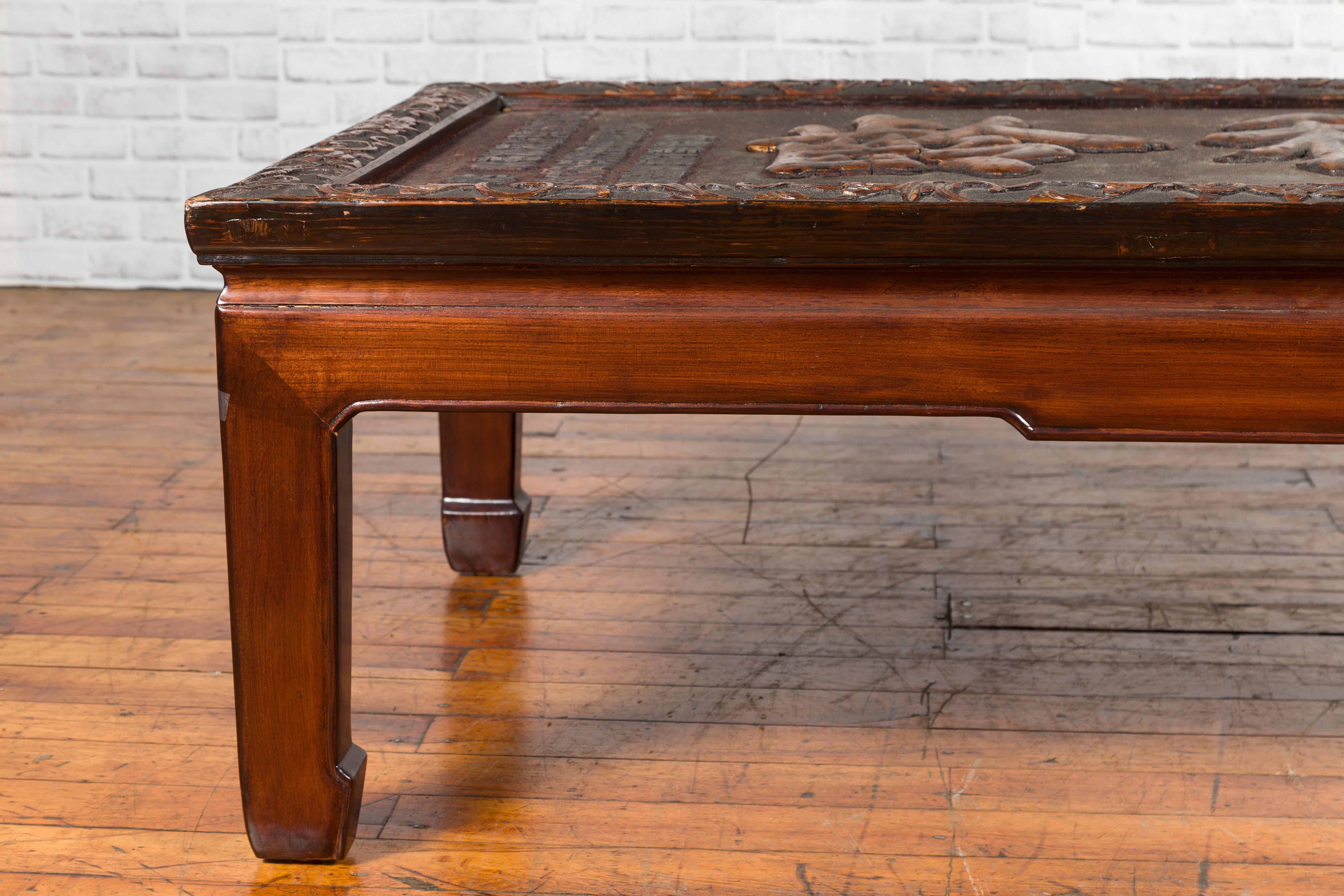 Enseigne de magasin calligraphiée de la dynastie Qing, 19e siècle, transformée en table basse en vente 3
