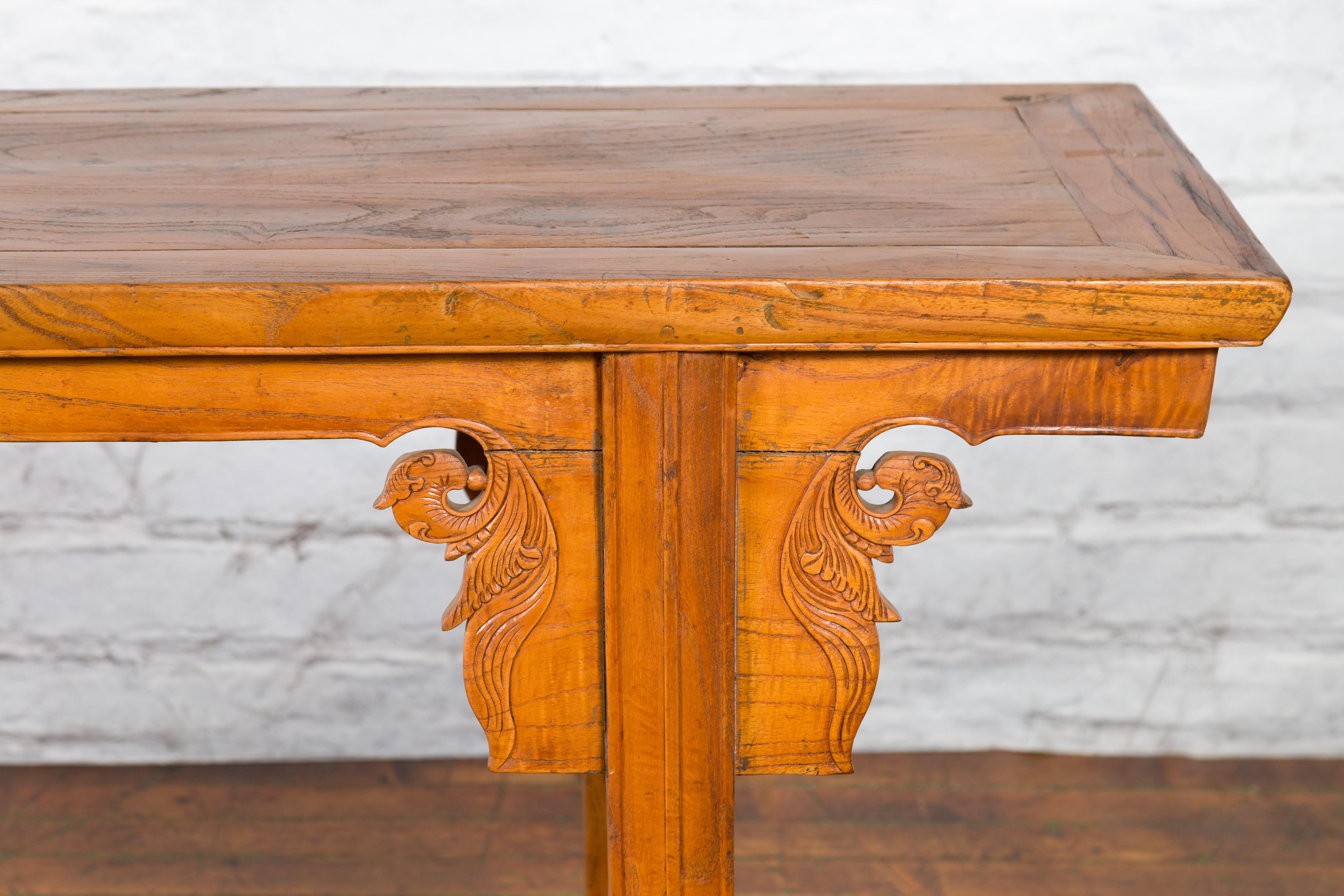 Chinese Qing Dynasty Shandong Altar Console Table with Carved Scrolling Motifs For Sale 1