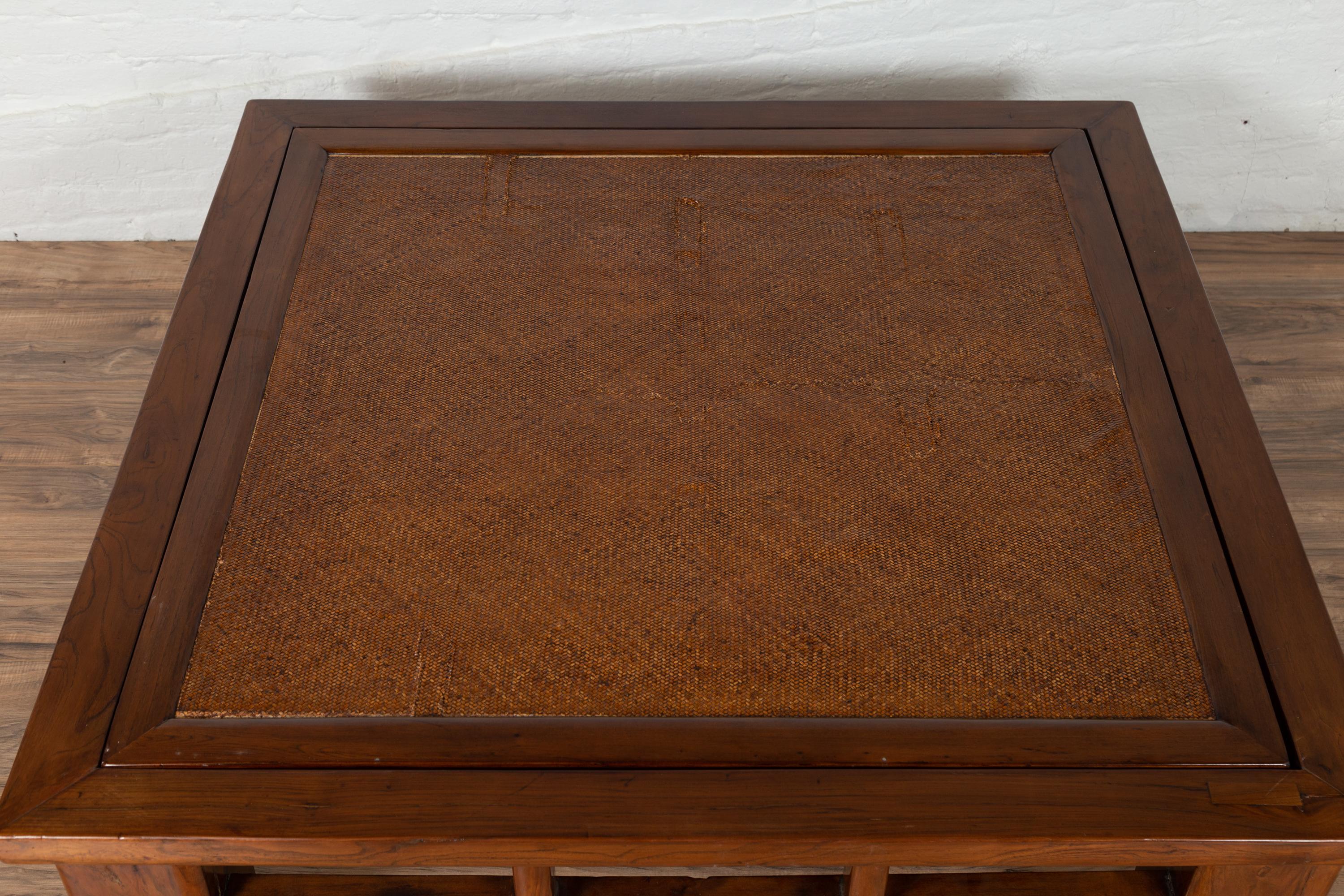 Chinese Qing Dynasty Style Elm Coffee Table with Reversible Top and Strut Motifs For Sale 7