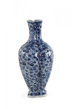 Chinese Qing Dynasty Style Lobed Blue Floral Porcelain Vase