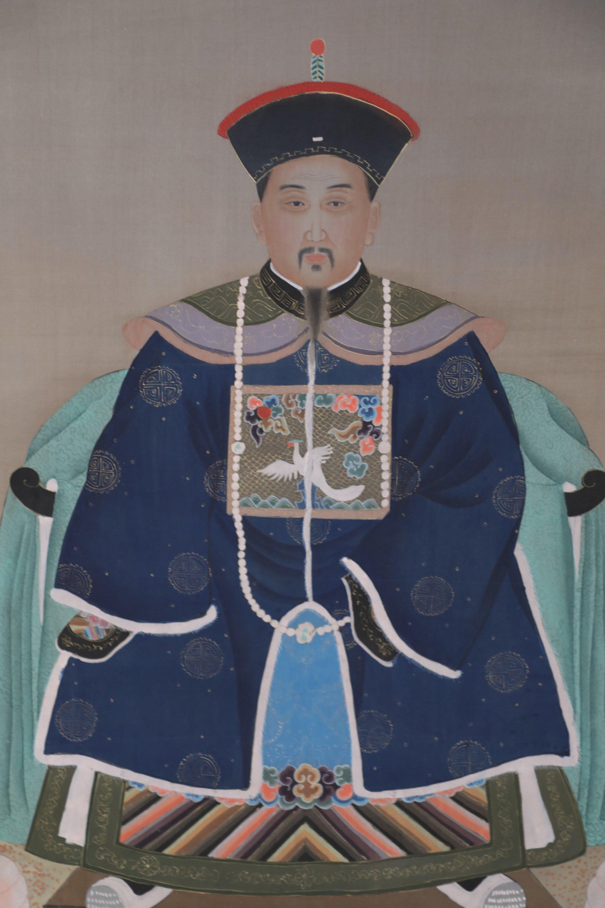 20ième siècle Rouleaux de papier et de soie pour portraits de roi, style dynastie chinoise Qing en vente